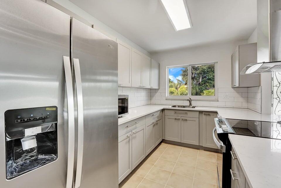 BOYNTON HEIGHTS - Residential Lease