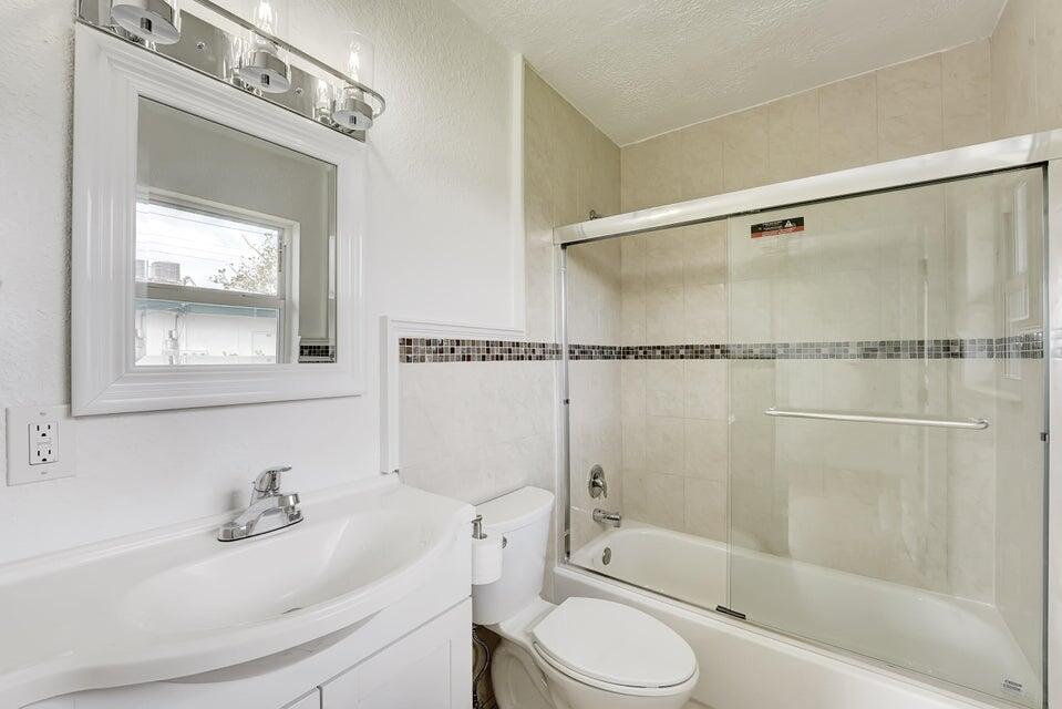 BOYNTON HEIGHTS - Residential Lease