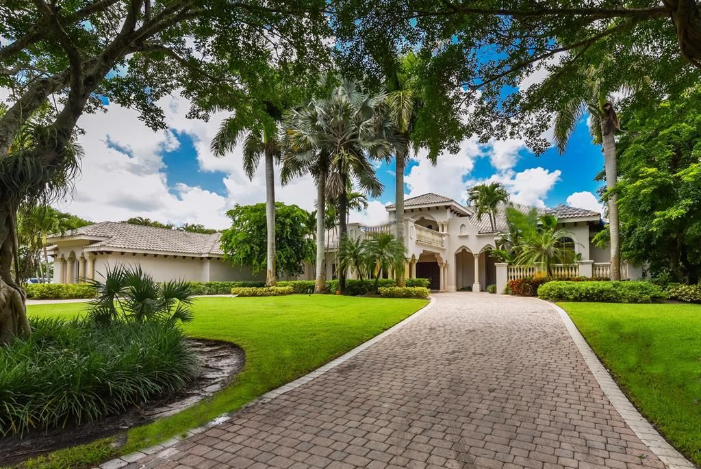 Photo of 18105 Long Lake Drive, Boca Raton, FL 33496 (MLS # R10696128)