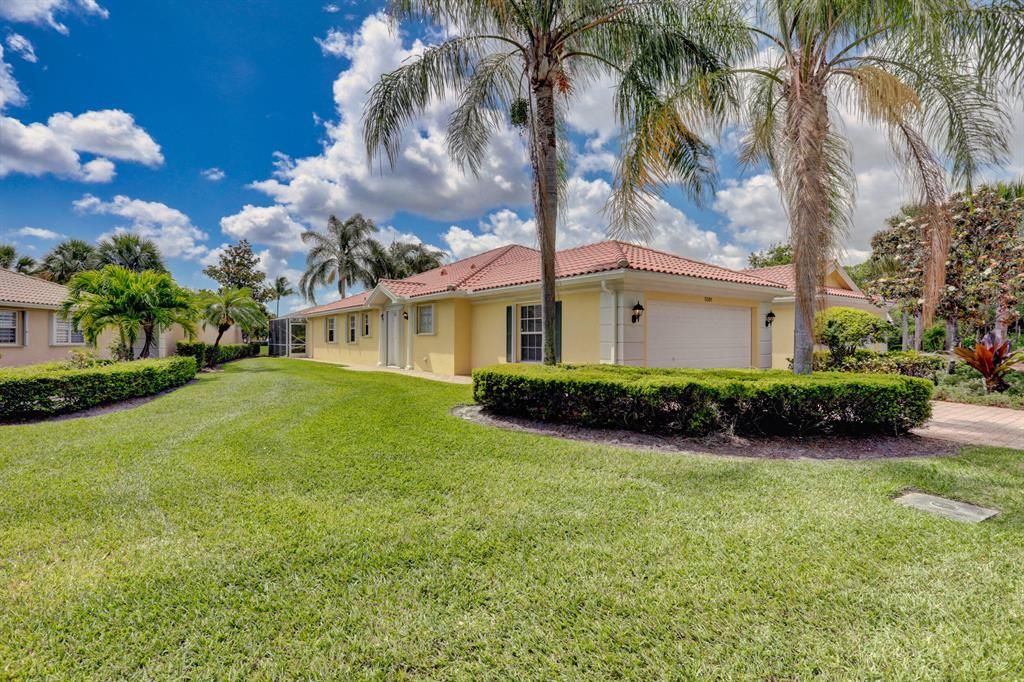 Photo of 5081 Magnolia Bay Circle, Palm Beach Gardens, FL 33418 (MLS # R10799040)