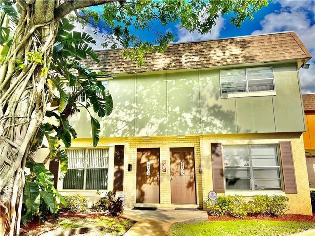 Photo of 4707 NW 9th Drive #4707, Plantation, FL 33317 (MLS # F10479673)
