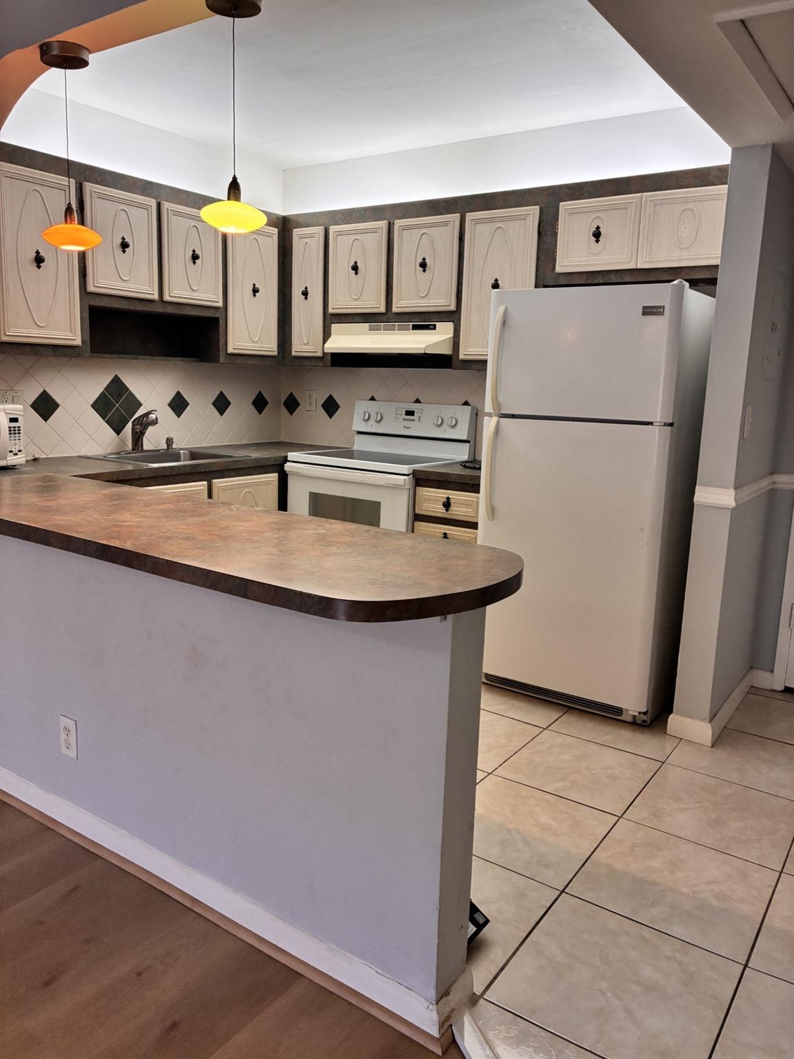 Barcelona Condo North - Residential Lease