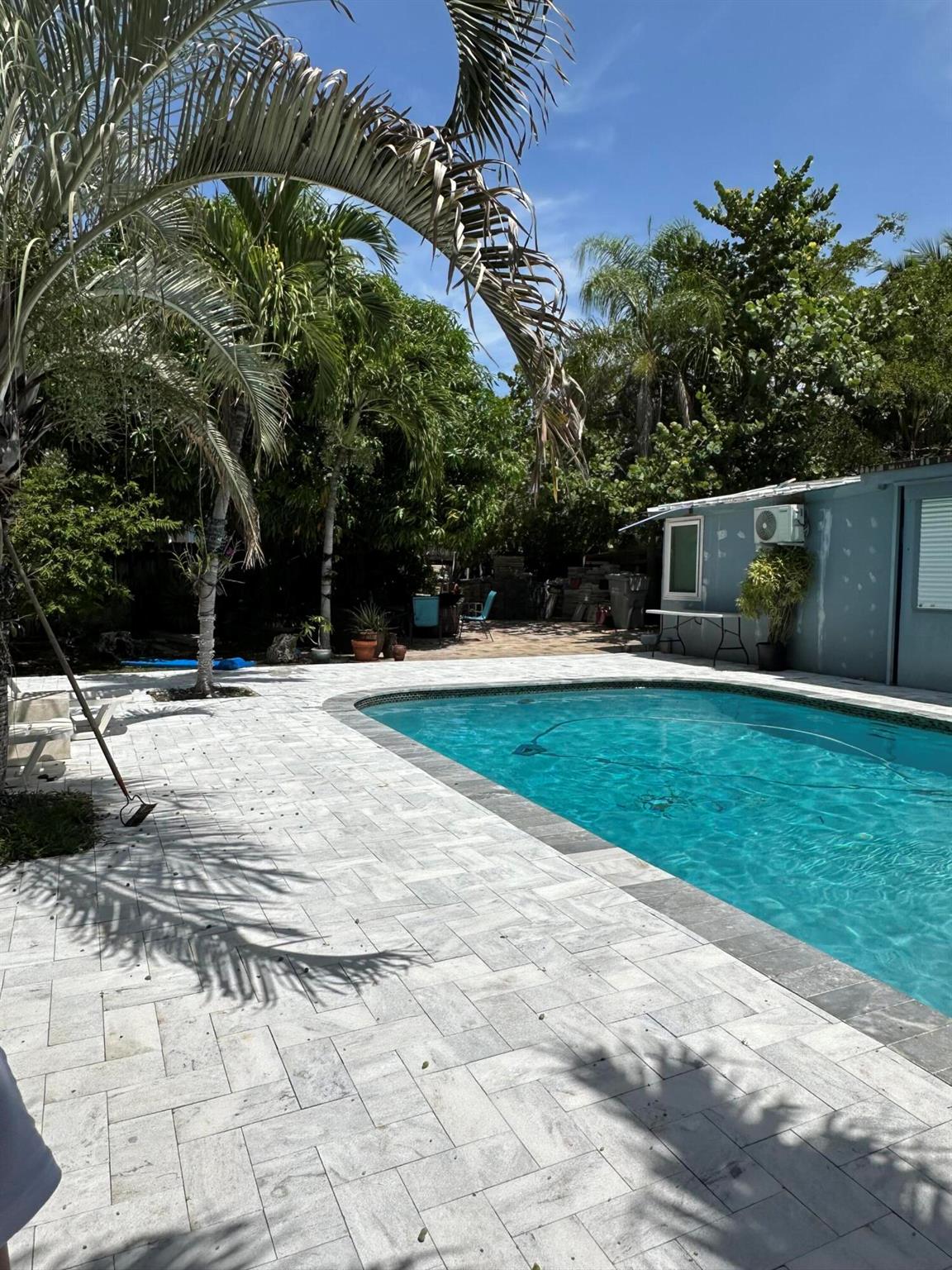 1571 NE 43rd Street