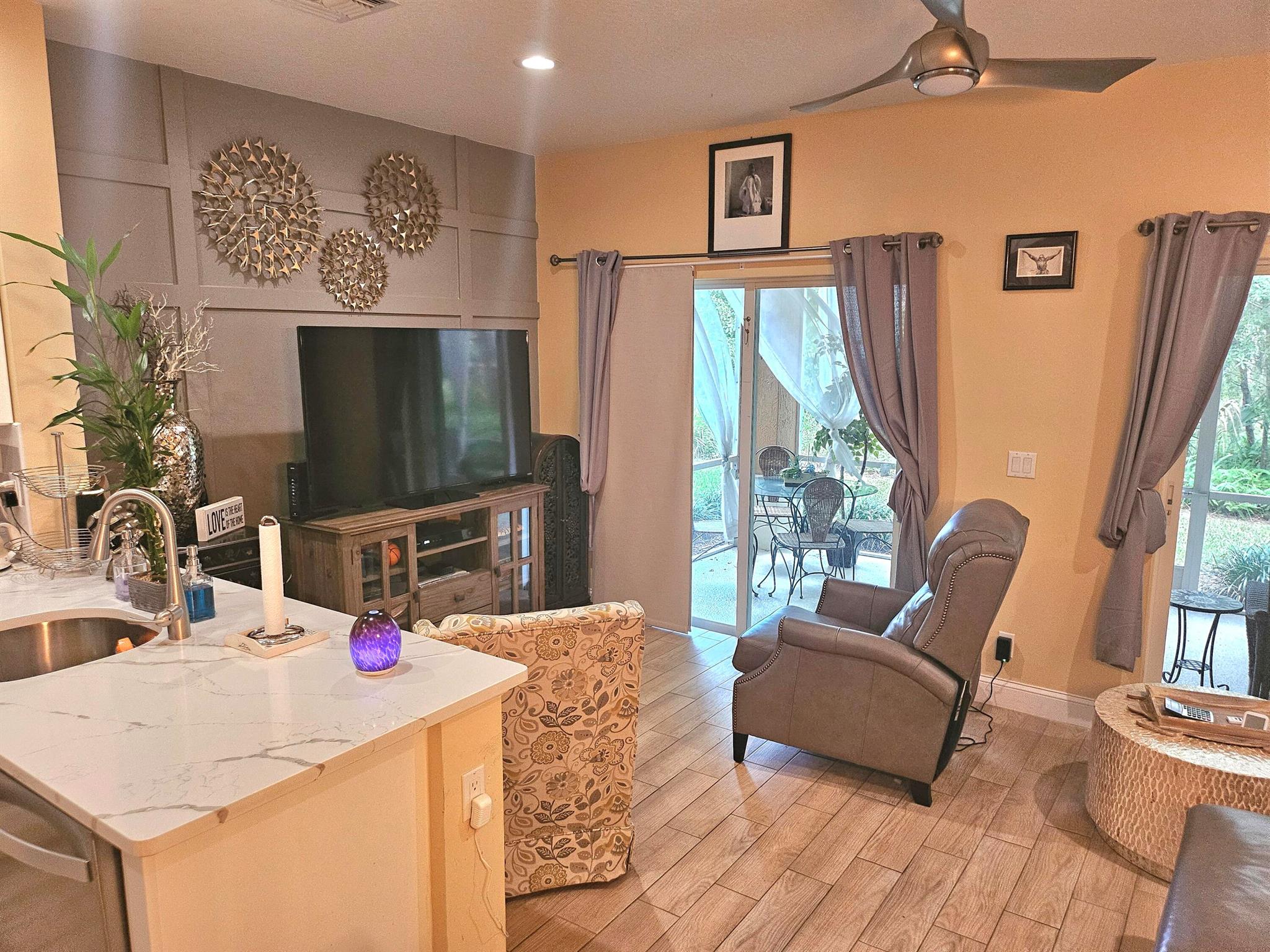 CASTLE PINES CONDOMINIUM - Residential Lease