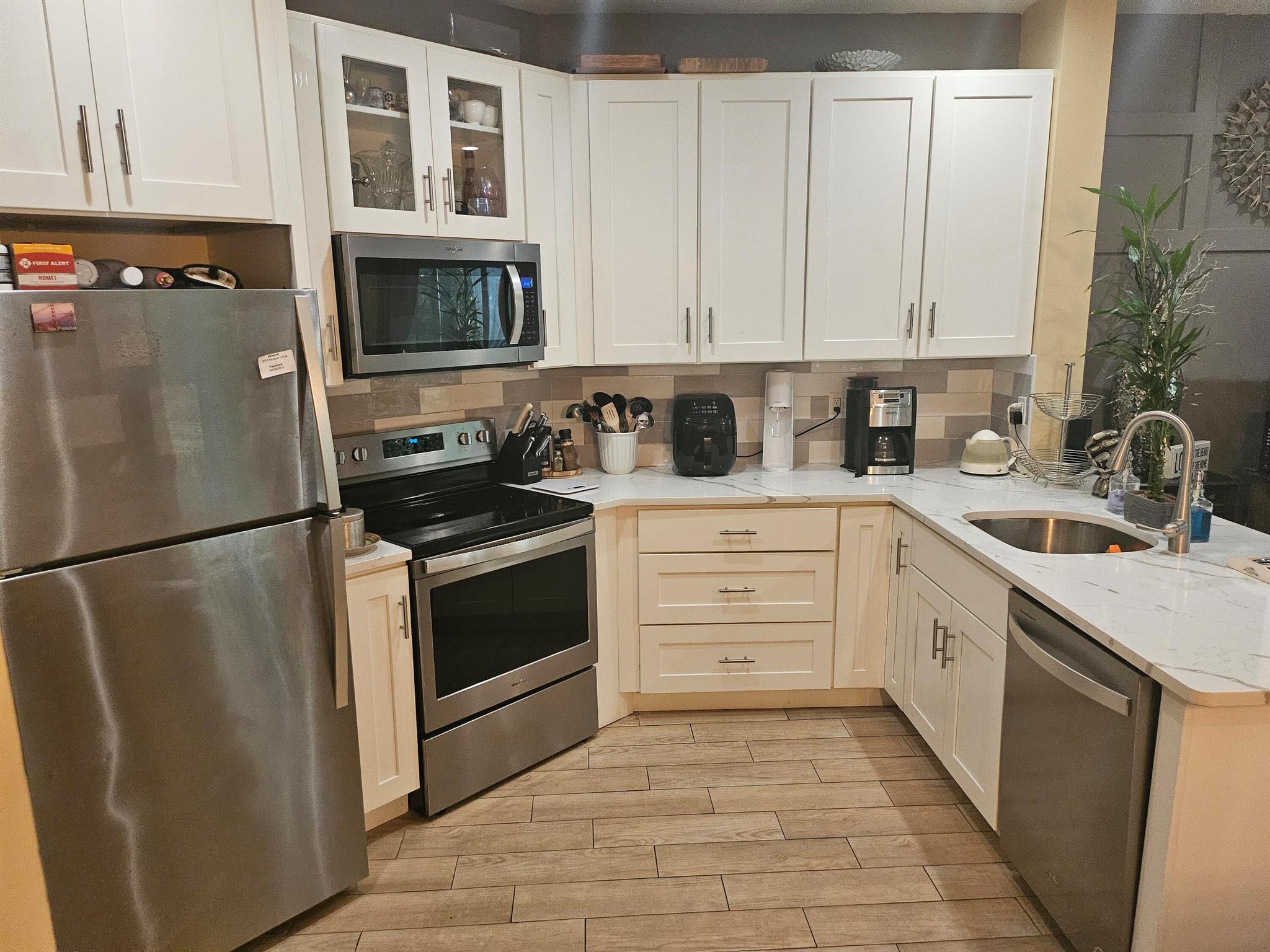 CASTLE PINES CONDOMINIUM - Residential Lease