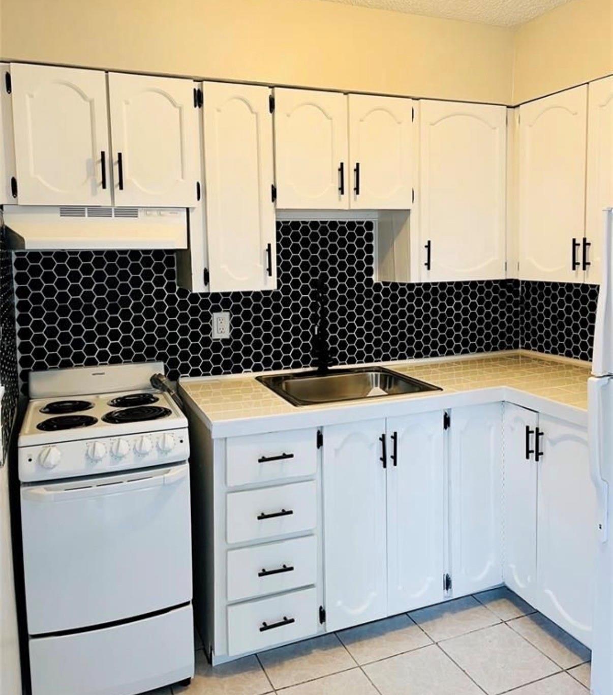 St James Park Delmar 11-2 - Residential Lease