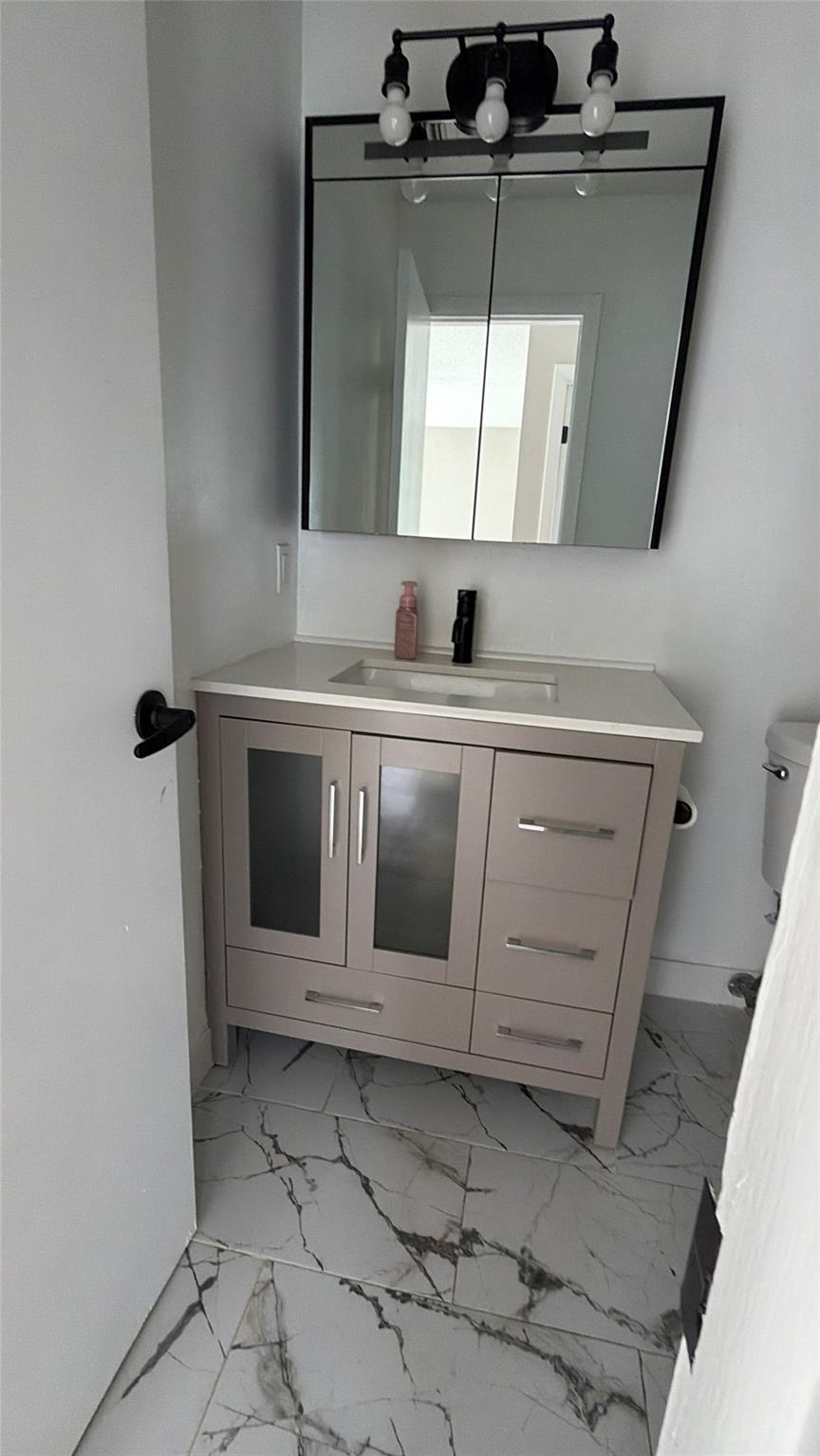 St James Park Delmar 11-2 - Residential Lease