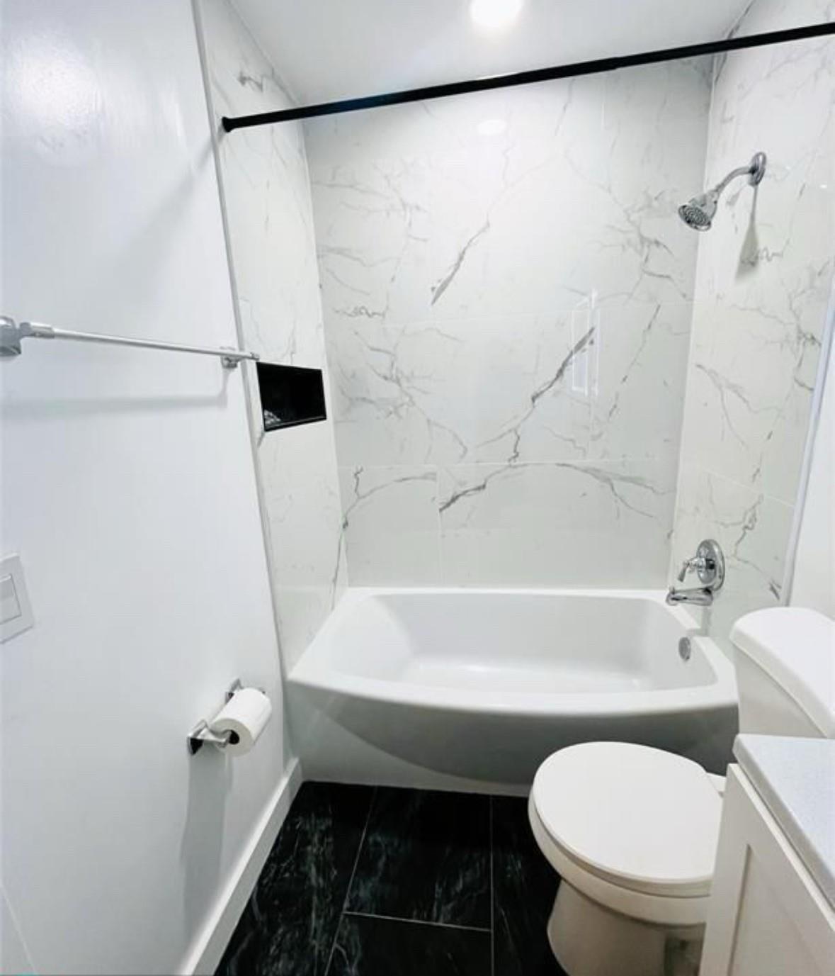 St James Park Delmar 11-2 - Residential Lease