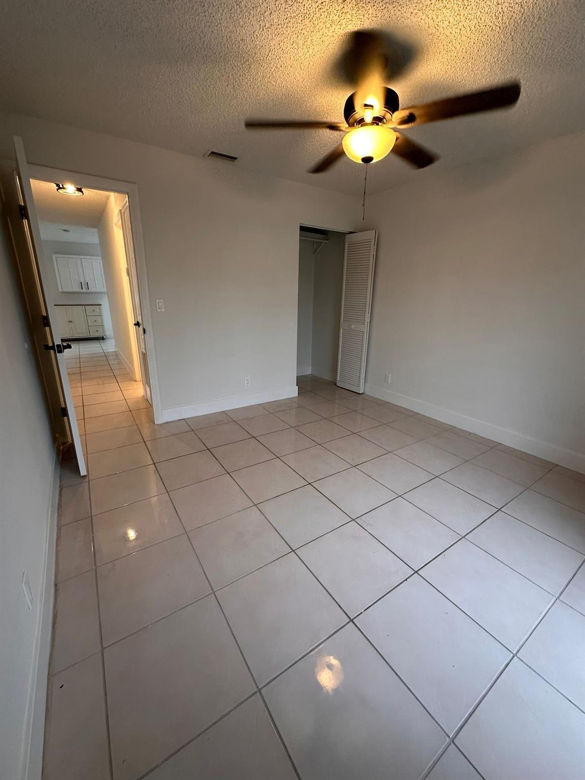 St James Park Delmar 11-2 - Residential Lease