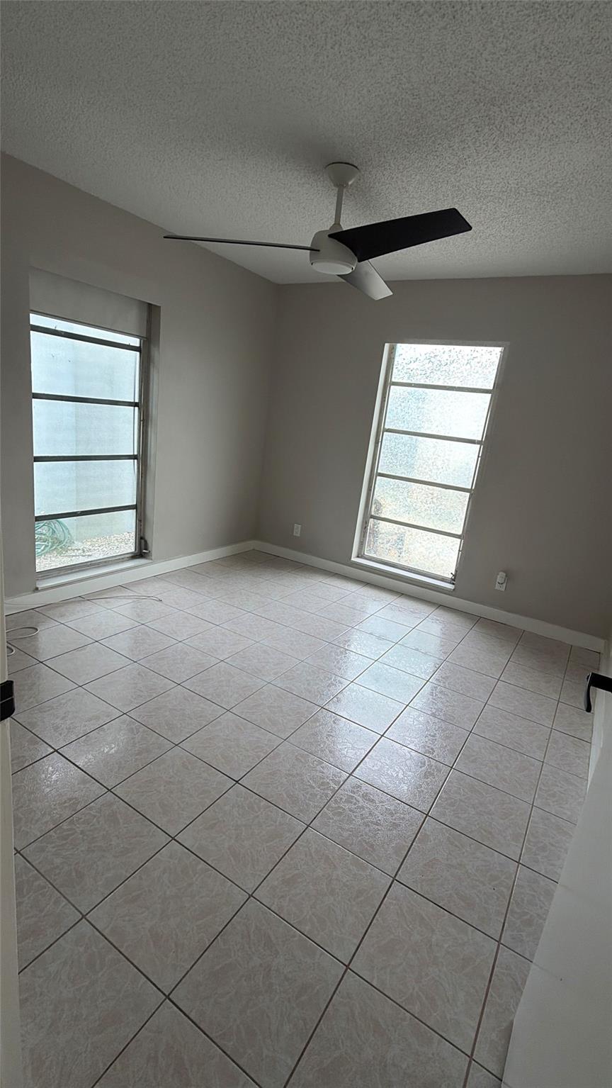 St James Park Delmar 11-2 - Residential Lease