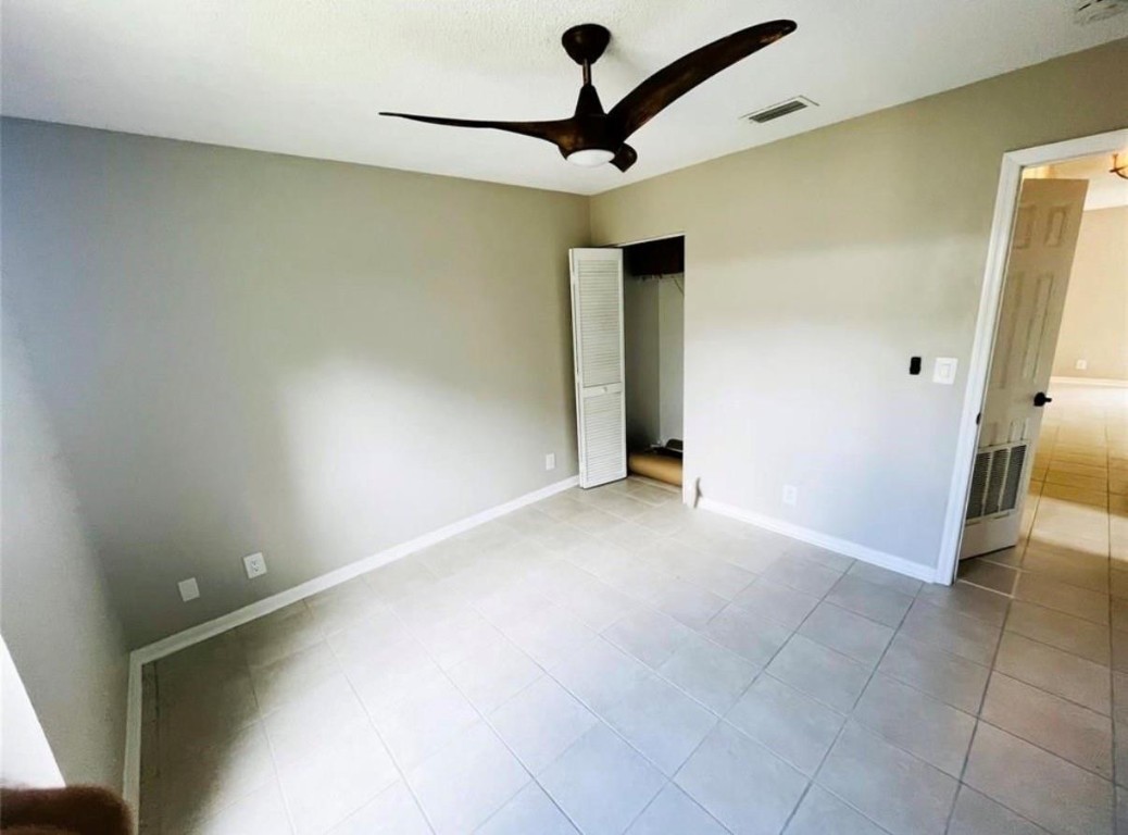 St James Park Delmar 11-2 - Residential Lease