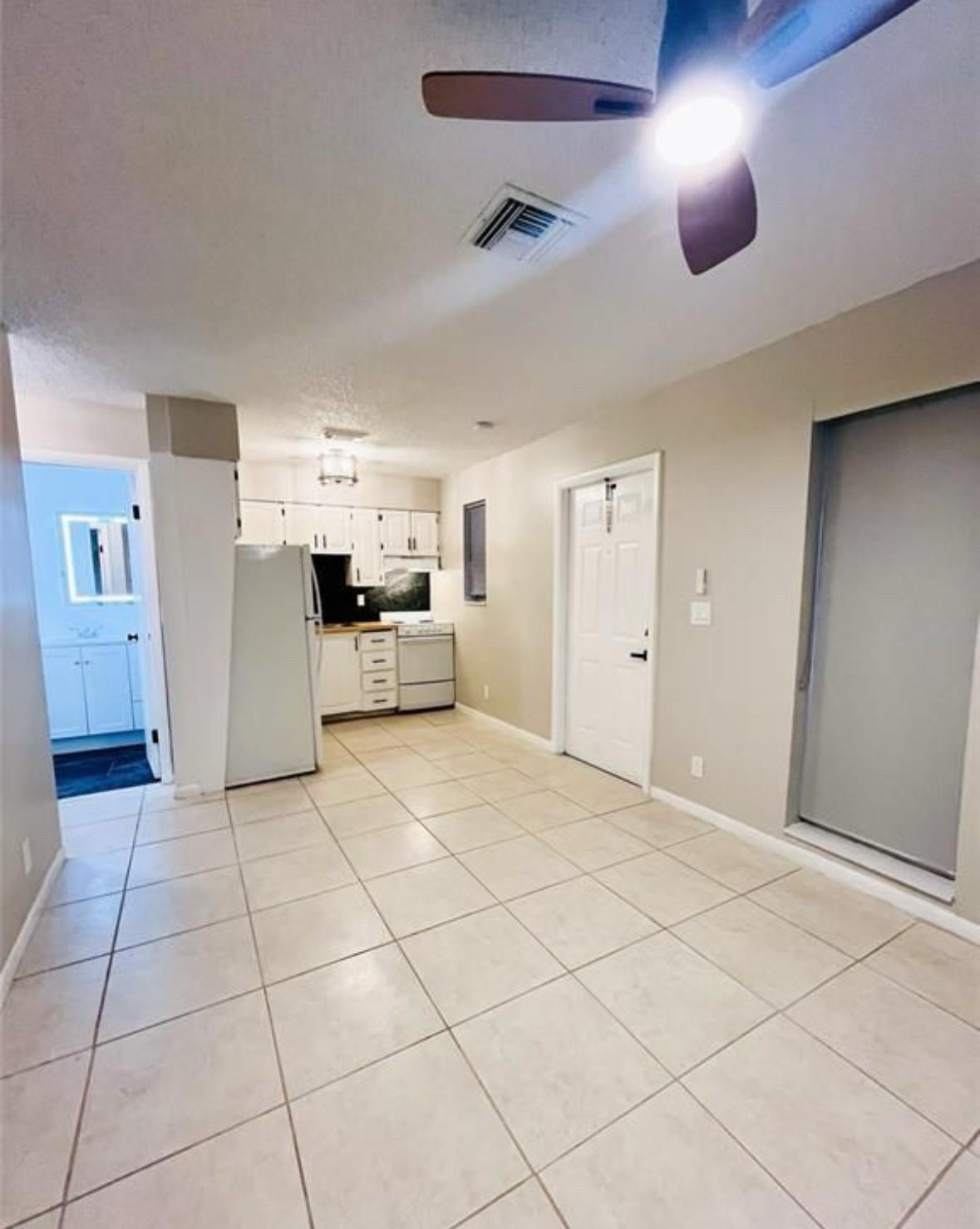 St James Park Delmar 11-2 - Residential Lease