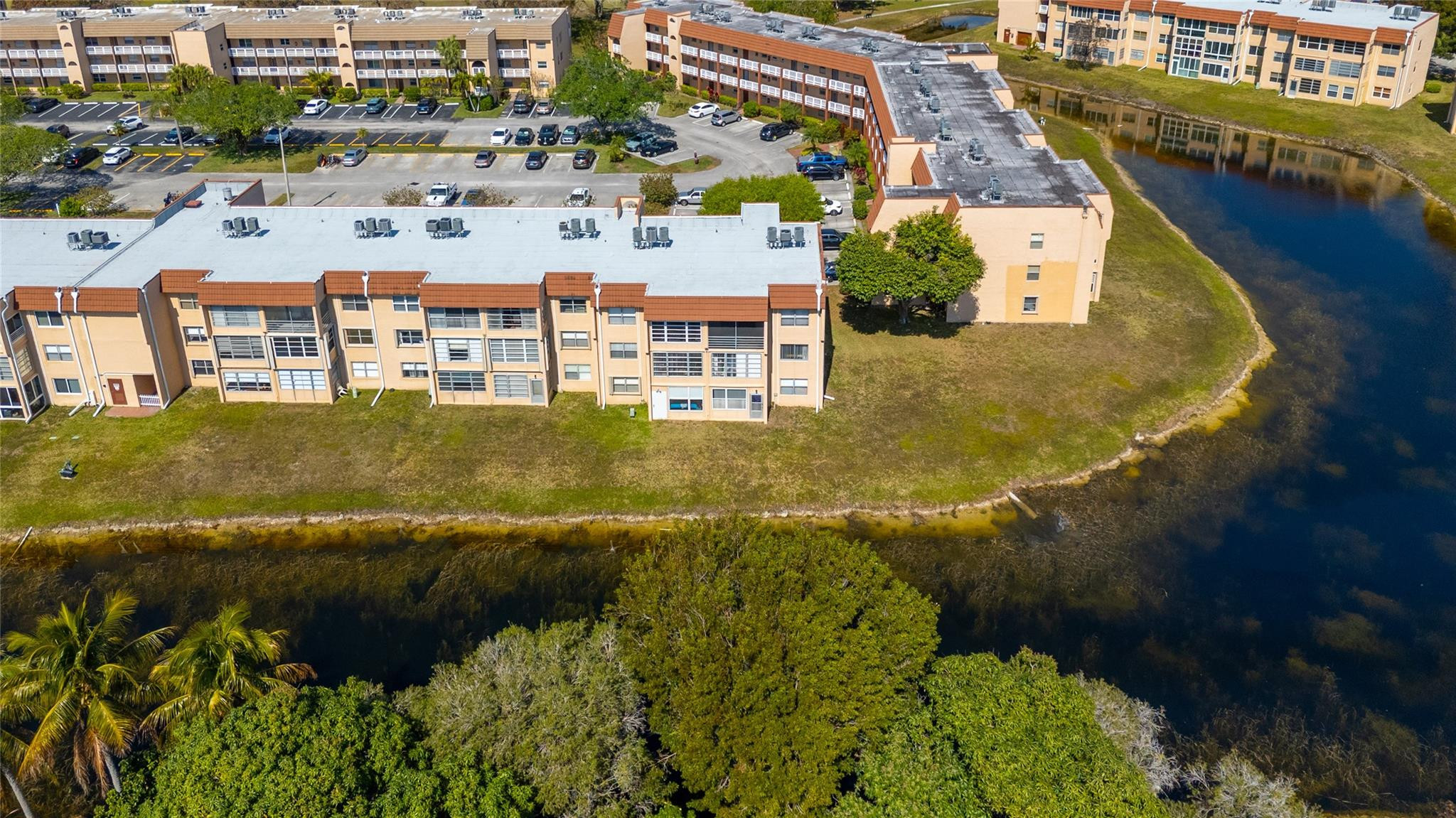 Sunrise Lakes 98 Condo - Residential