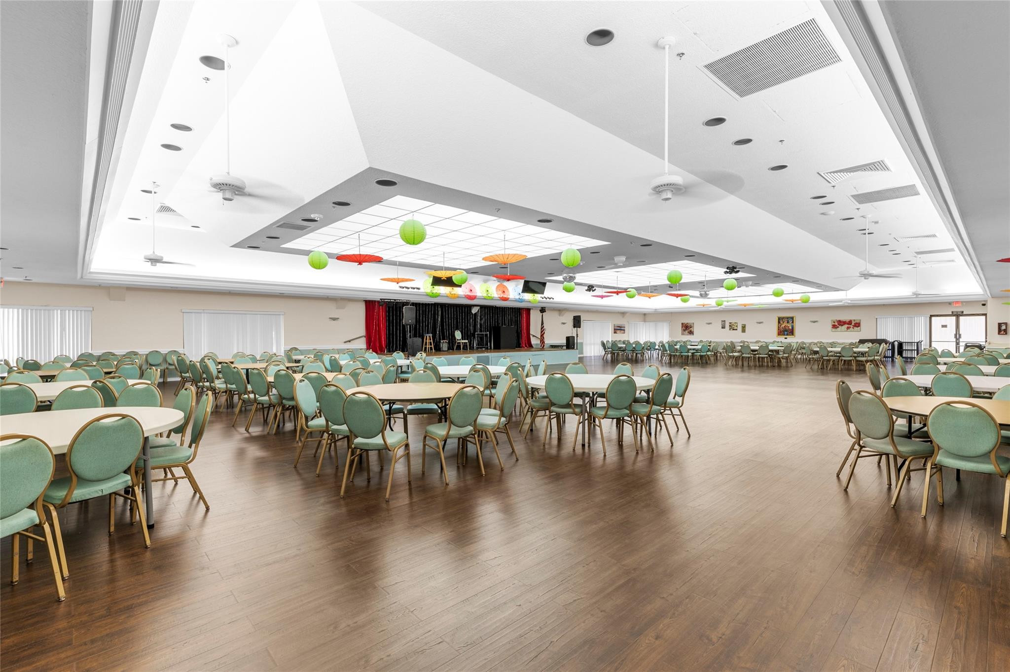 Sunrise Lakes 98 Condo - Residential