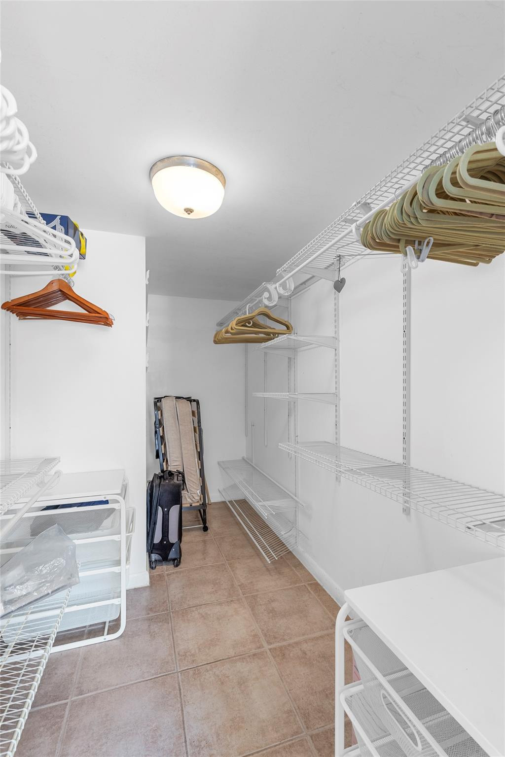 Sunrise Lakes 98 Condo - Residential