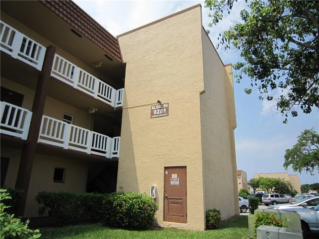 9281 Sunrise Lakes Blvd Unit 107  
