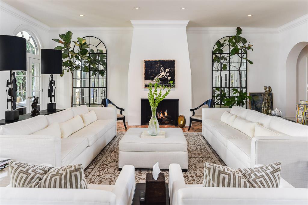 PRIMAVERA ESTATES (LAKE FRONT) - Residential