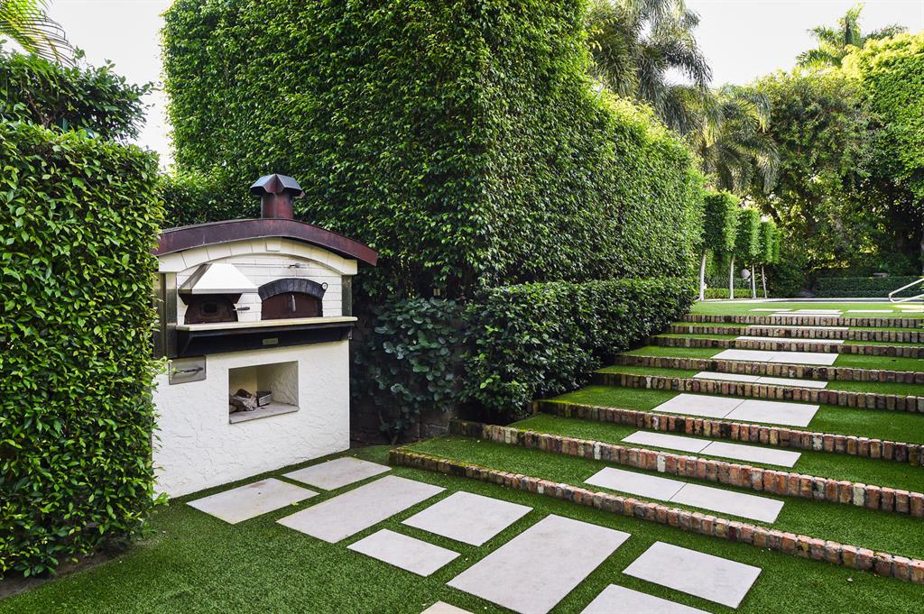 PRIMAVERA ESTATES (LAKE FRONT) - Residential