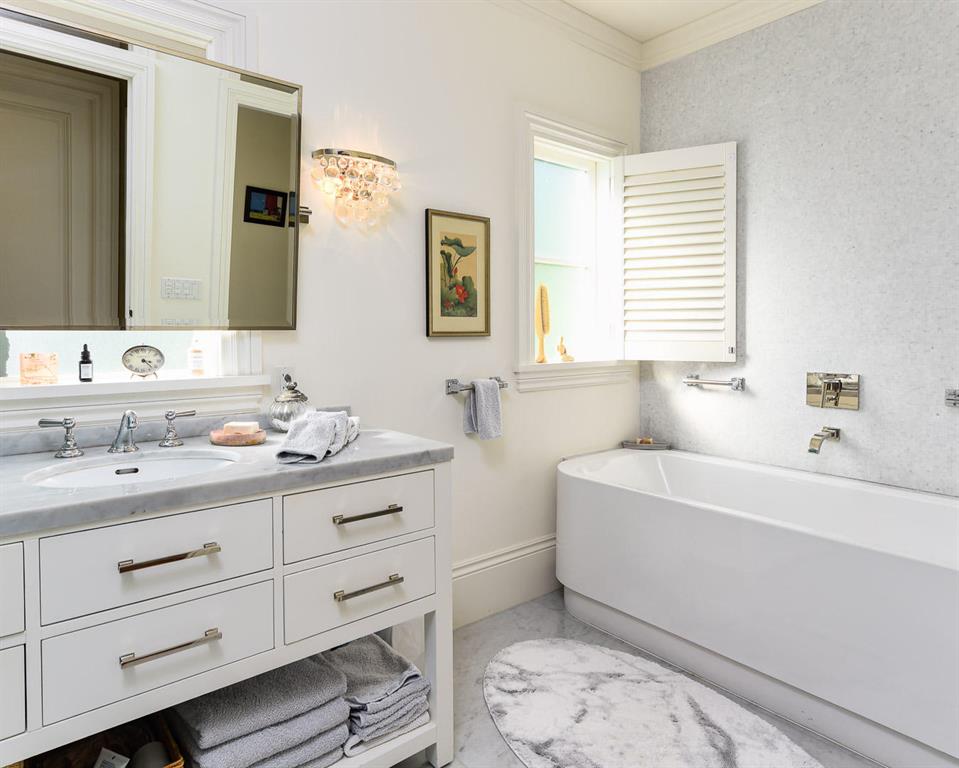 PRIMAVERA ESTATES (LAKE FRONT) - Residential