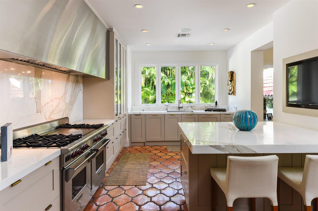 PRIMAVERA ESTATES (LAKE FRONT) - Residential