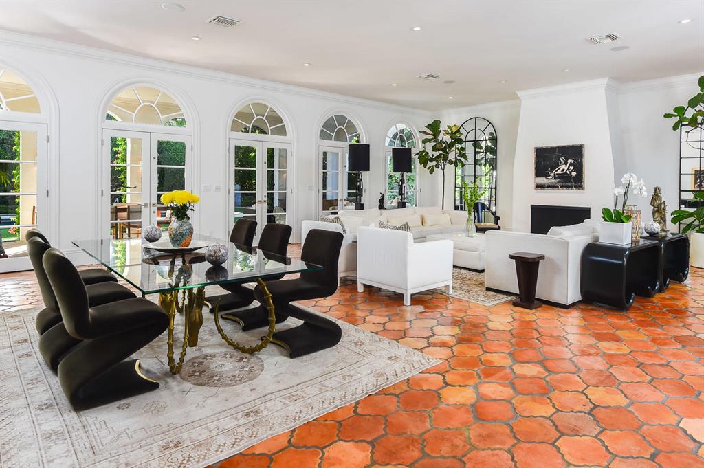 PRIMAVERA ESTATES (LAKE FRONT) - Residential