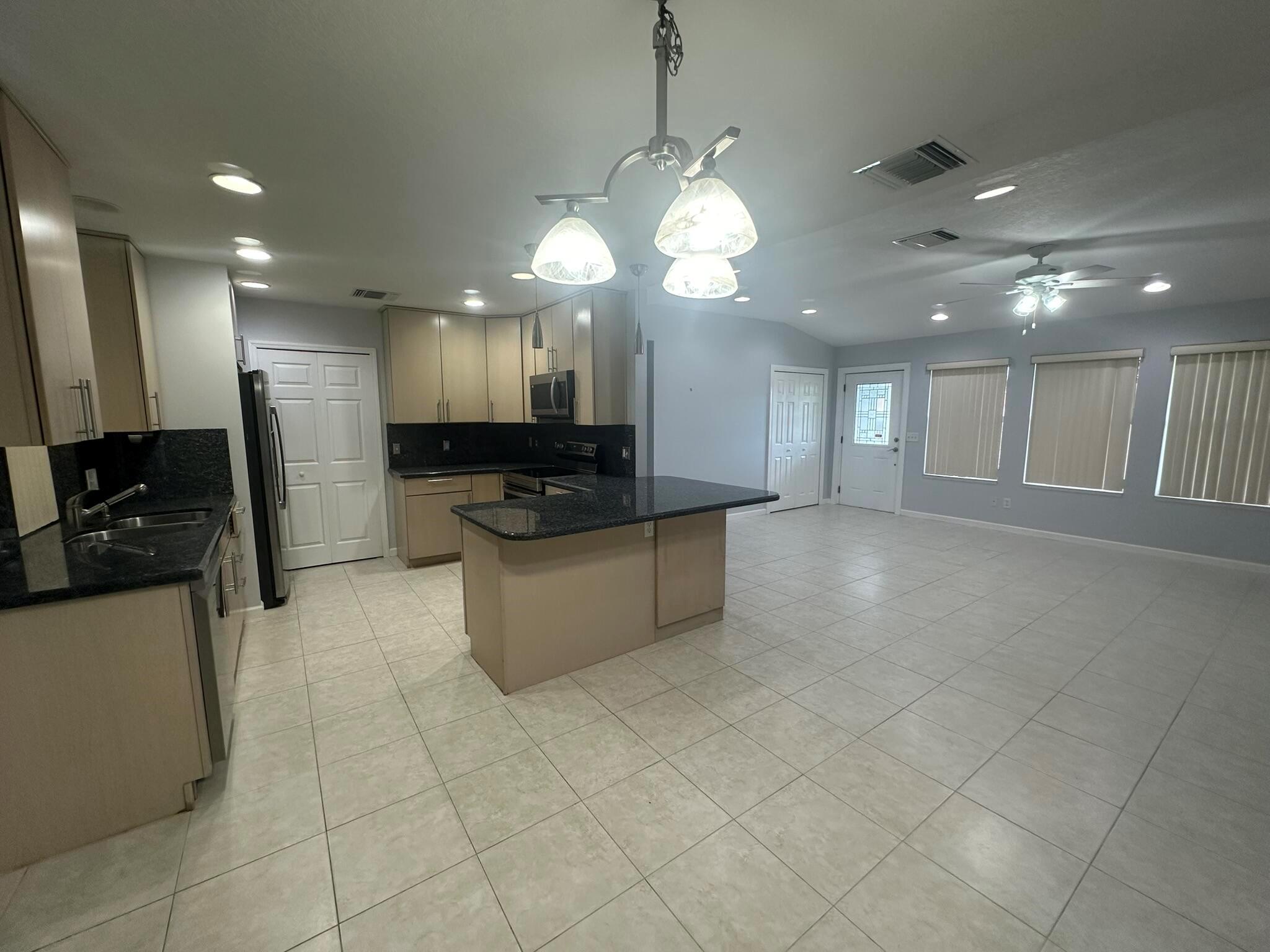 PORT ST LUCIE SECTION 9 - Residential Lease