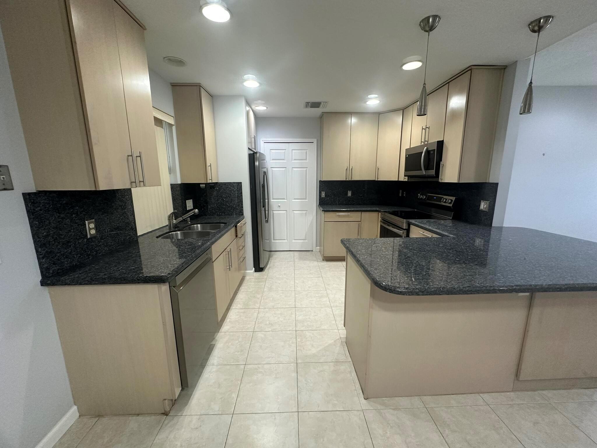 PORT ST LUCIE SECTION 9 - Residential Lease