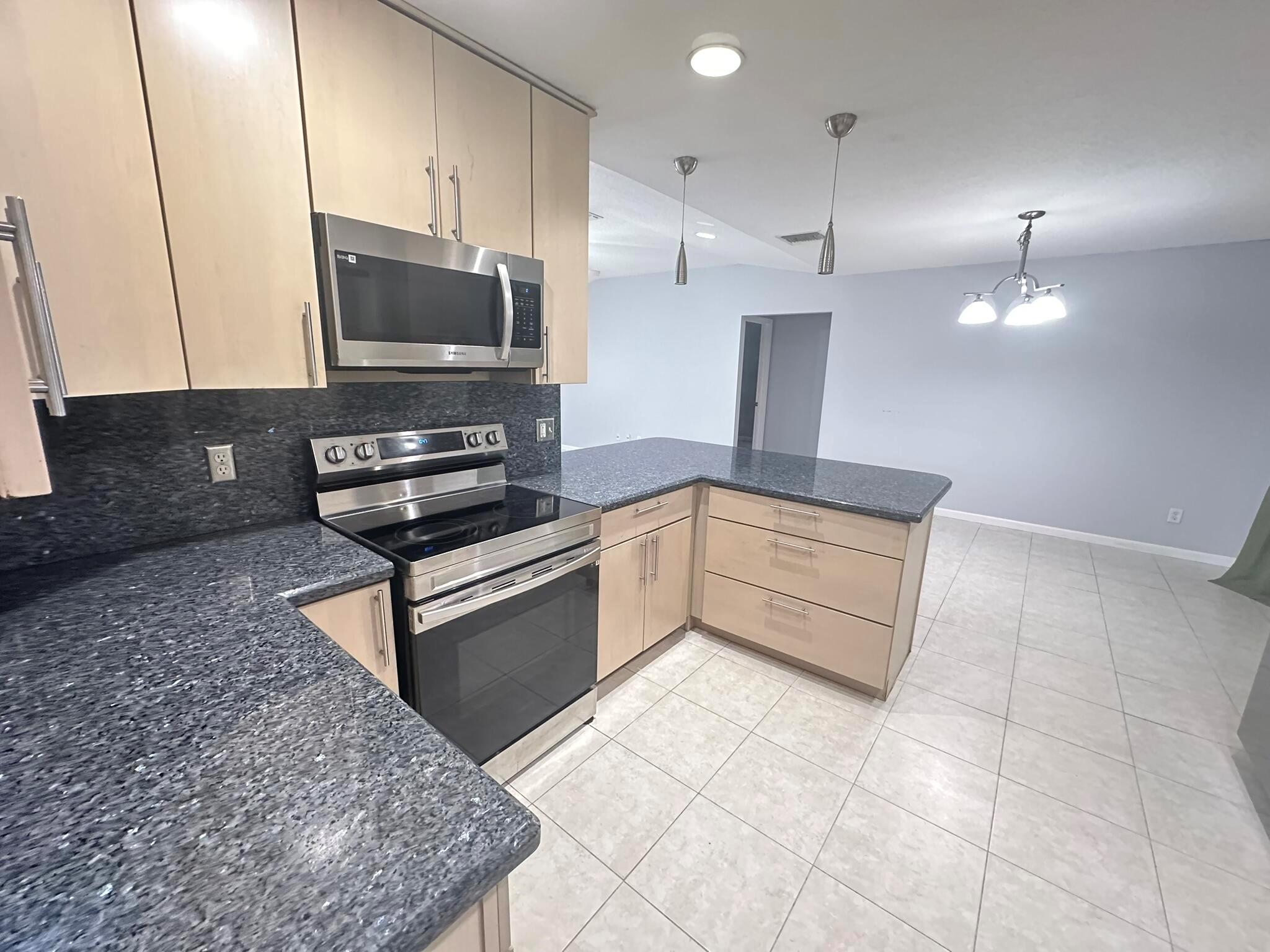 PORT ST LUCIE SECTION 9 - Residential Lease