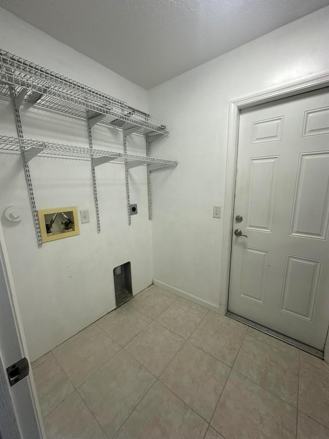 PORT ST LUCIE SECTION 9 - Residential Lease