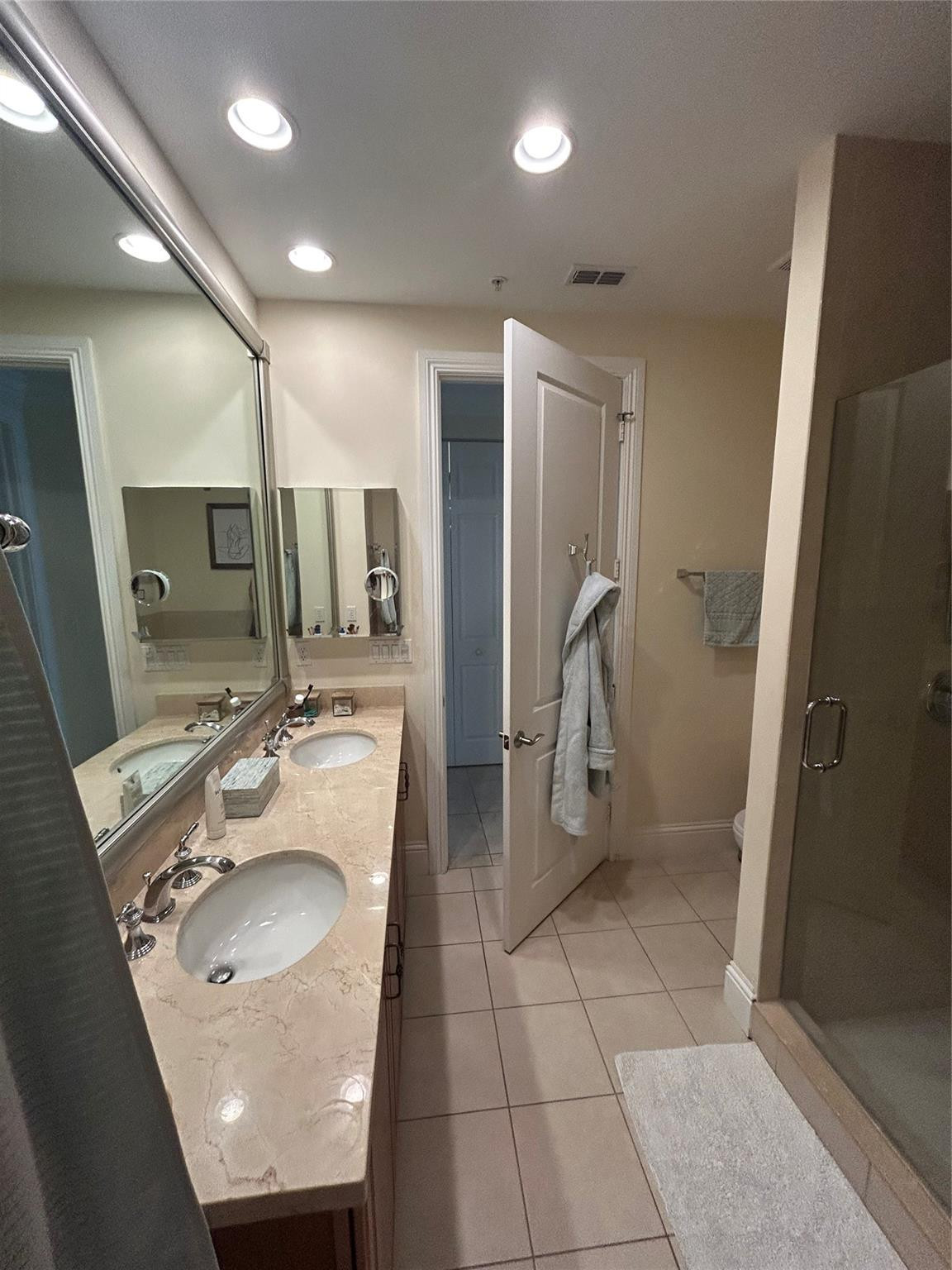 LATITUDE - Residential Lease