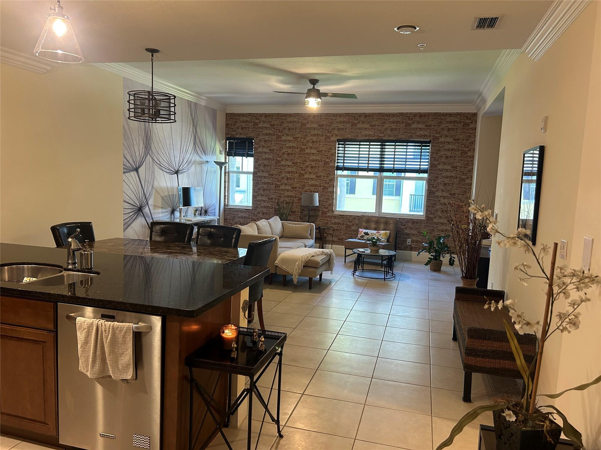 LATITUDE - Residential Lease