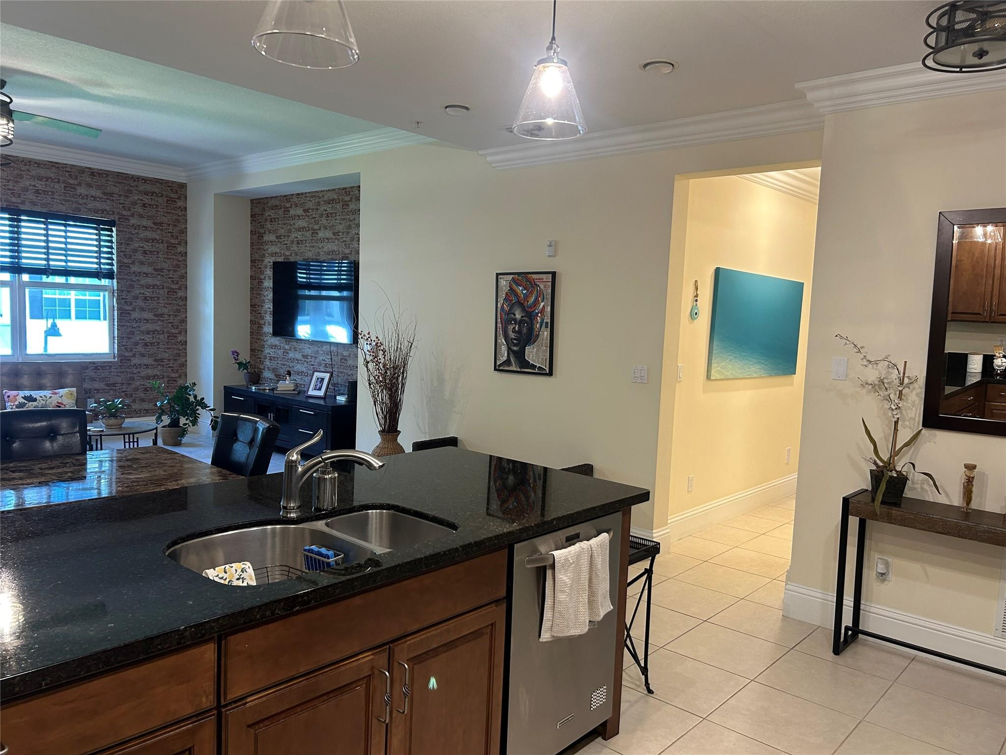 LATITUDE - Residential Lease