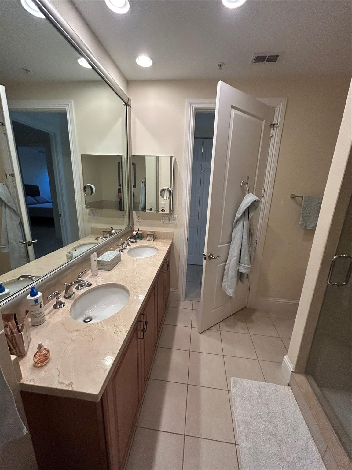 LATITUDE - Residential Lease