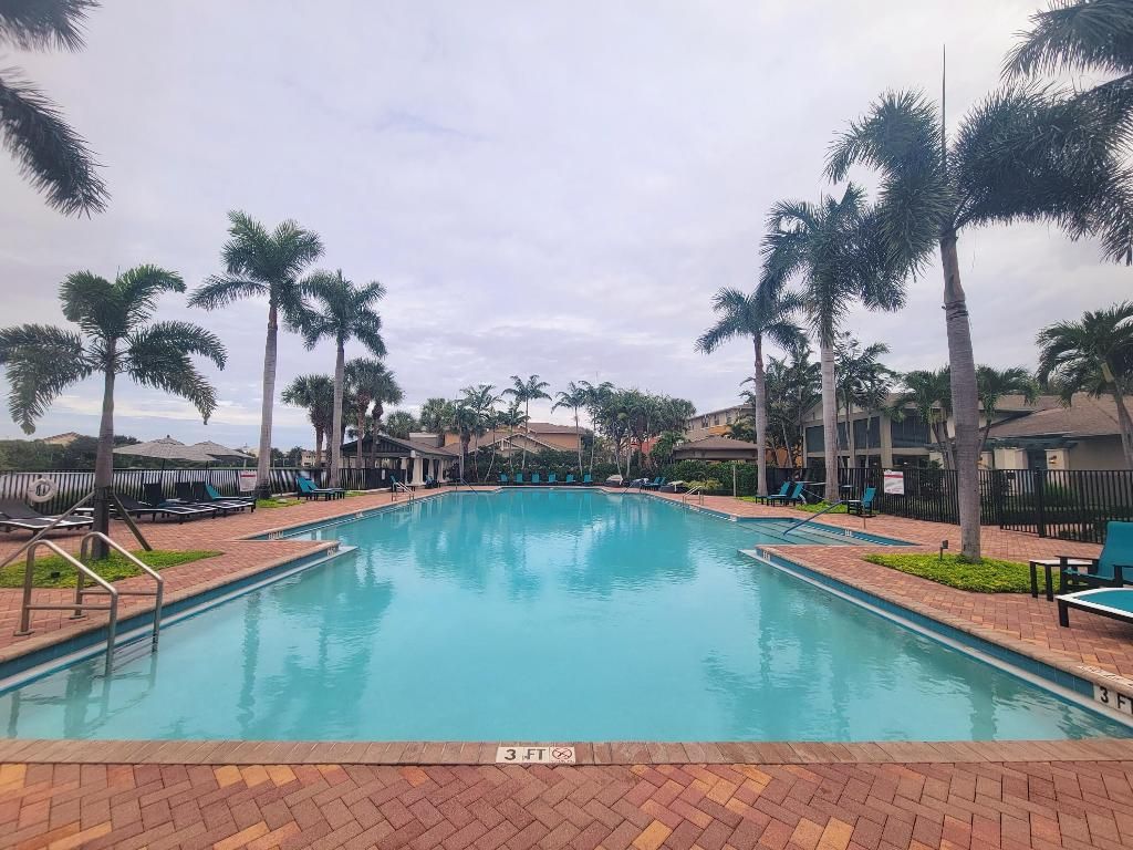 Photo of 750 Millbrae Court #5, West Palm Beach, FL 33401 (MLS # R11157051)