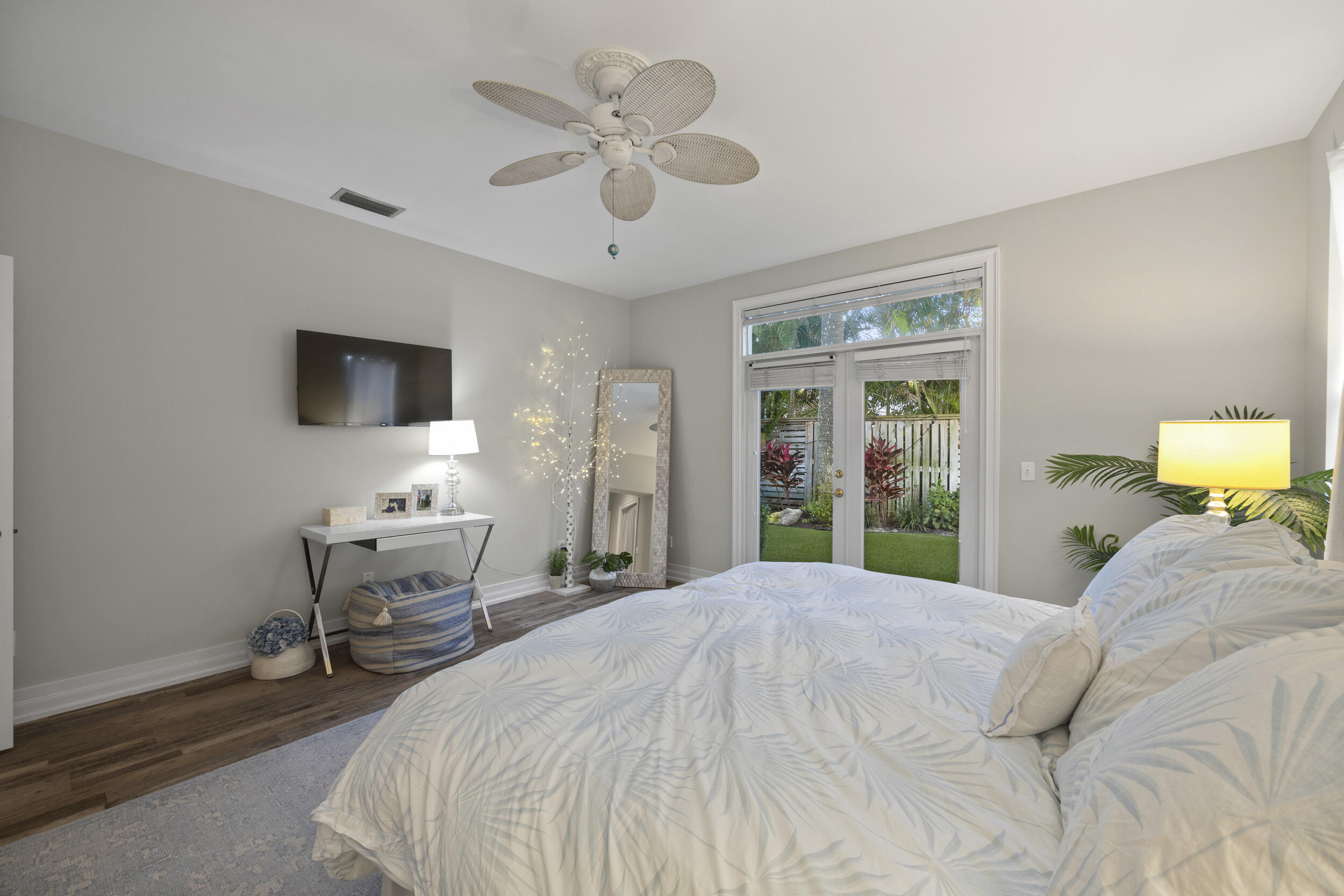 JUPITER INLET BEACH COLONY - Residential