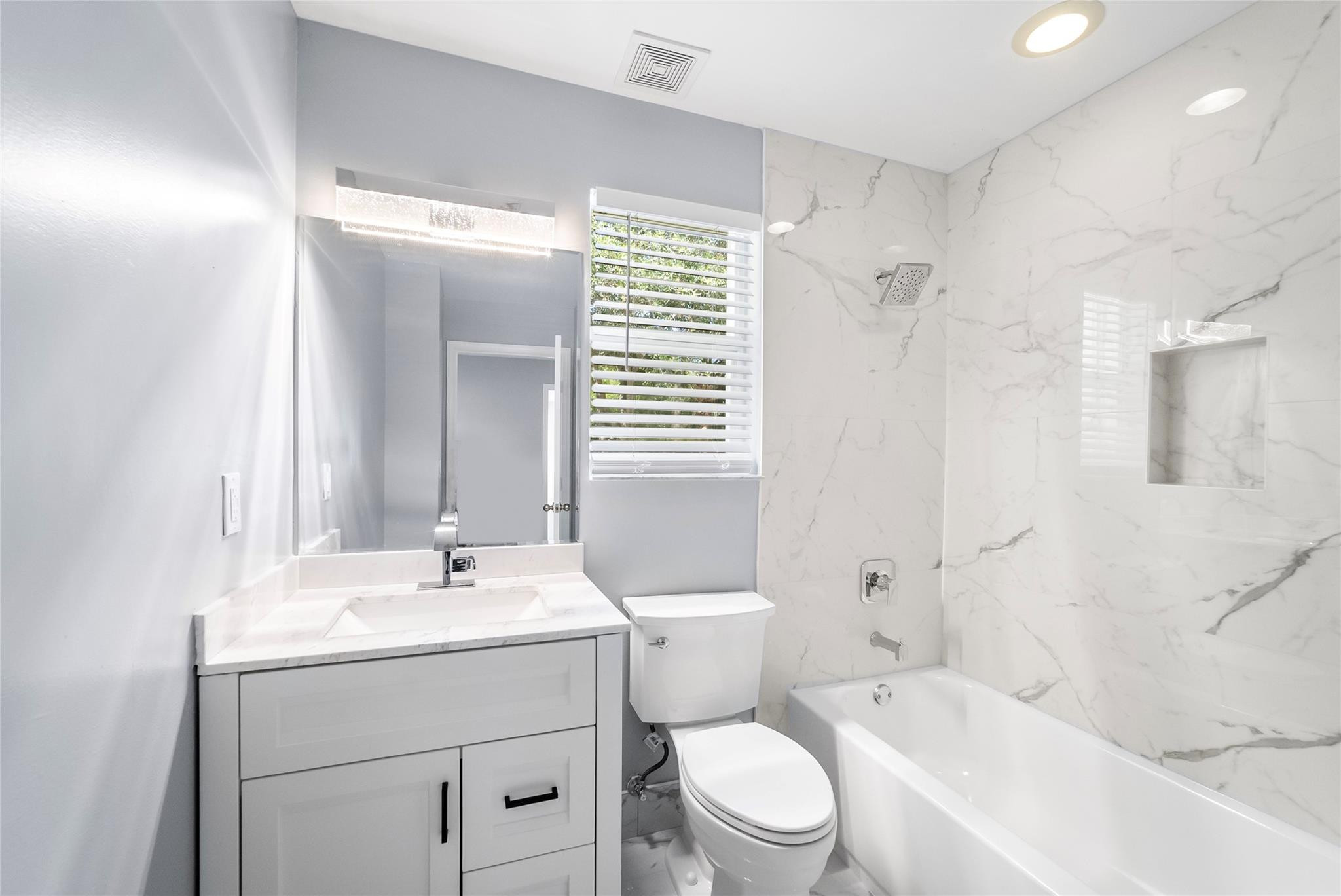 RIVIERA ISLES III - Residential Lease