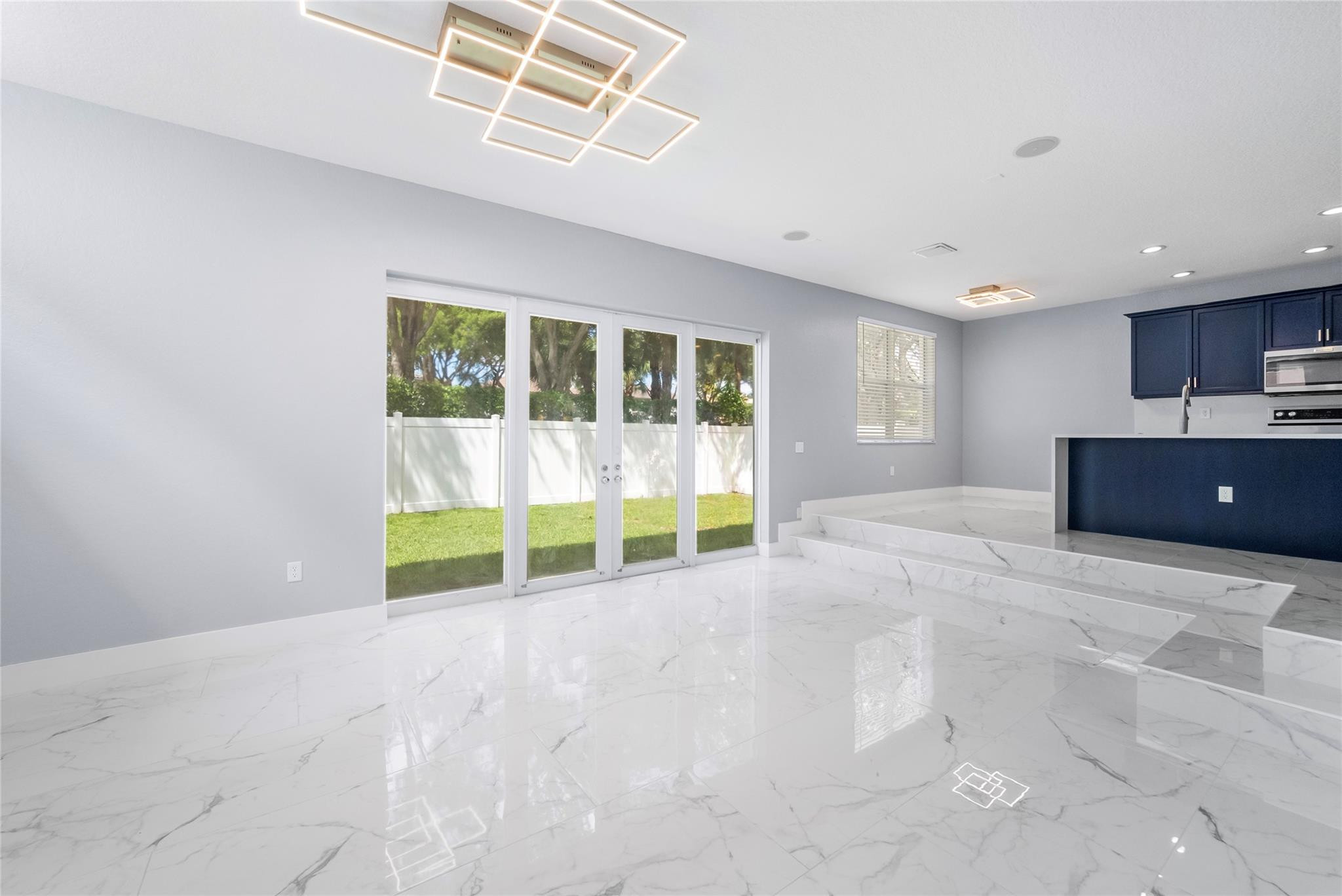 RIVIERA ISLES III - Residential Lease