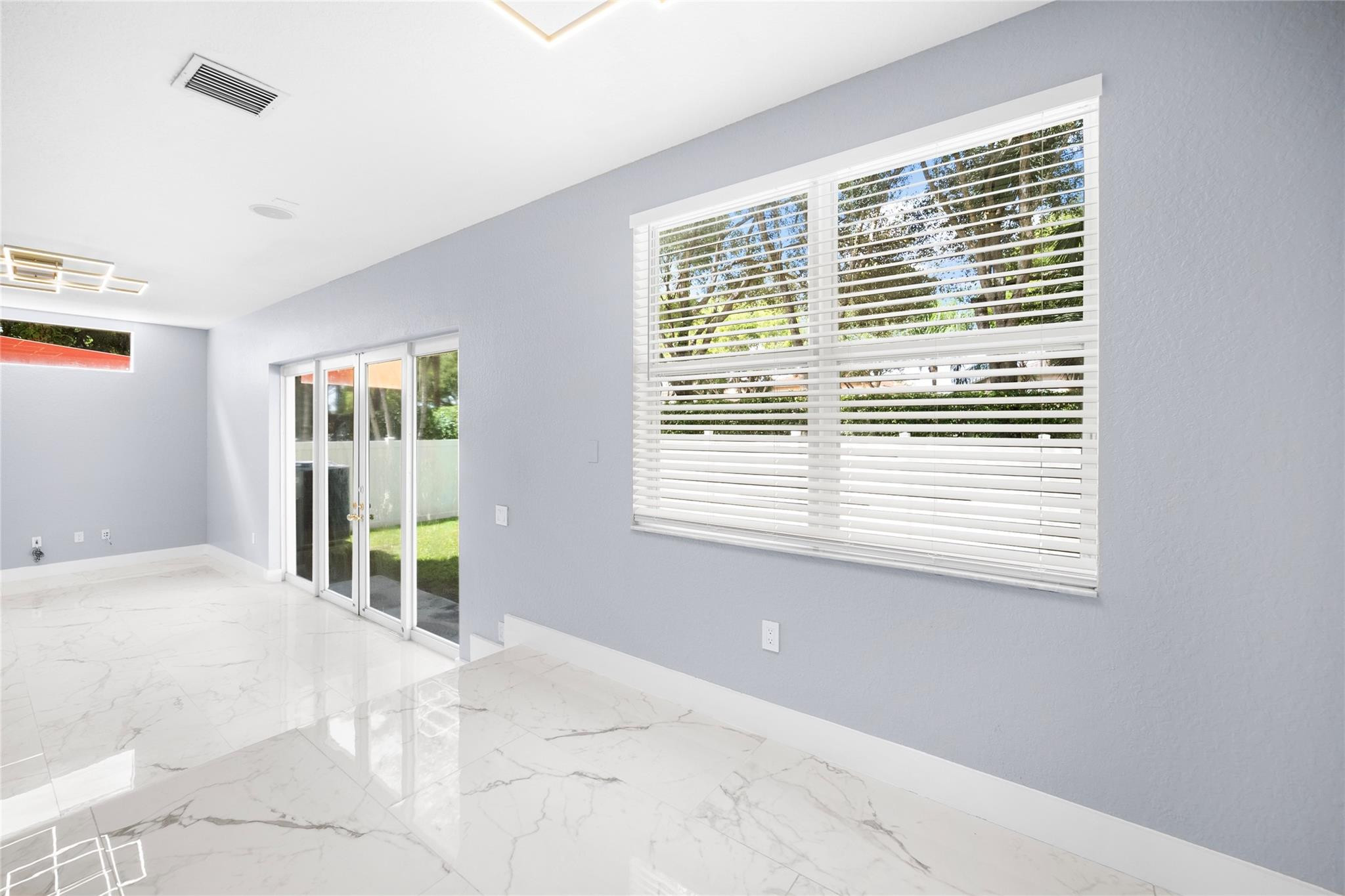 RIVIERA ISLES III - Residential Lease