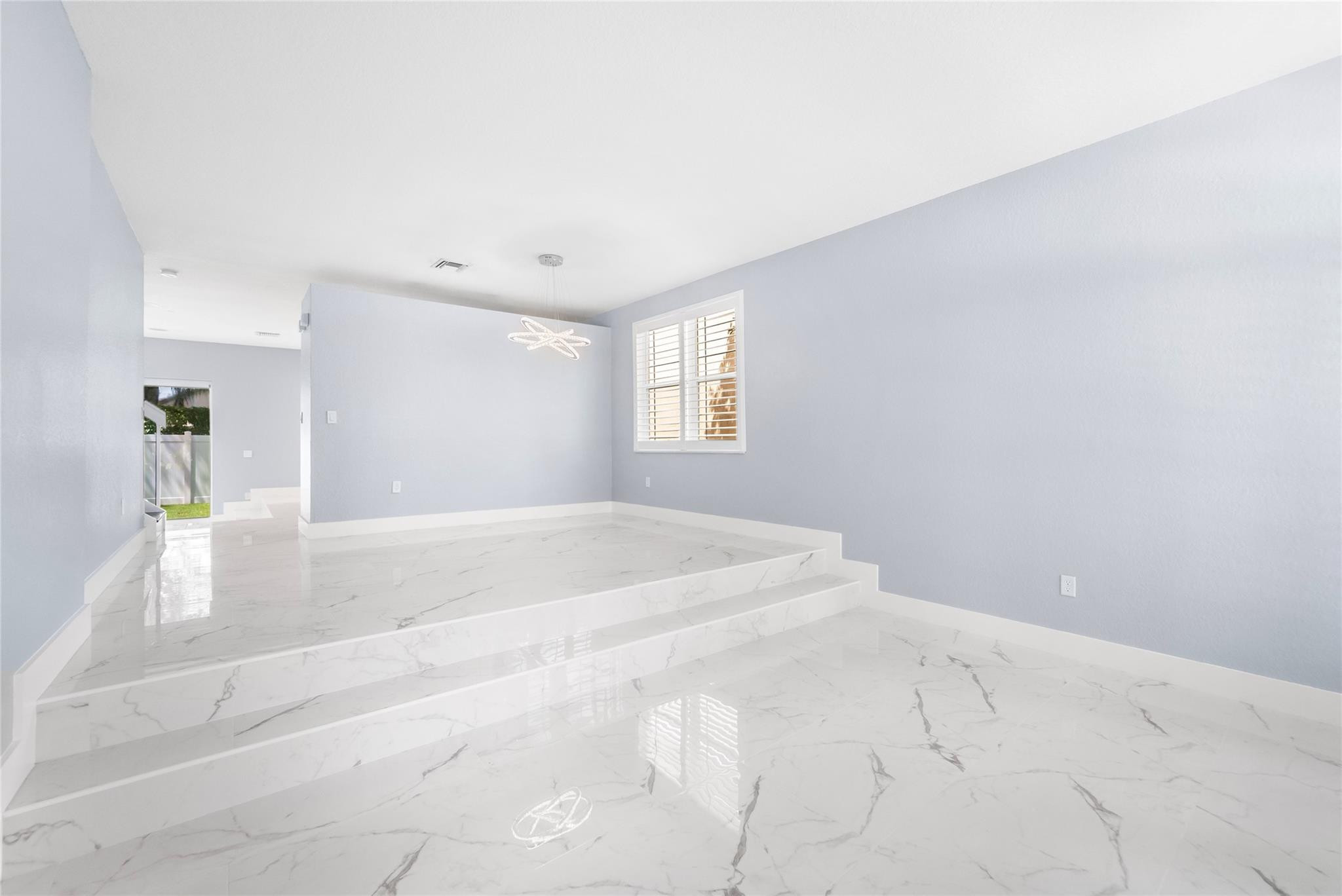 RIVIERA ISLES III - Residential Lease