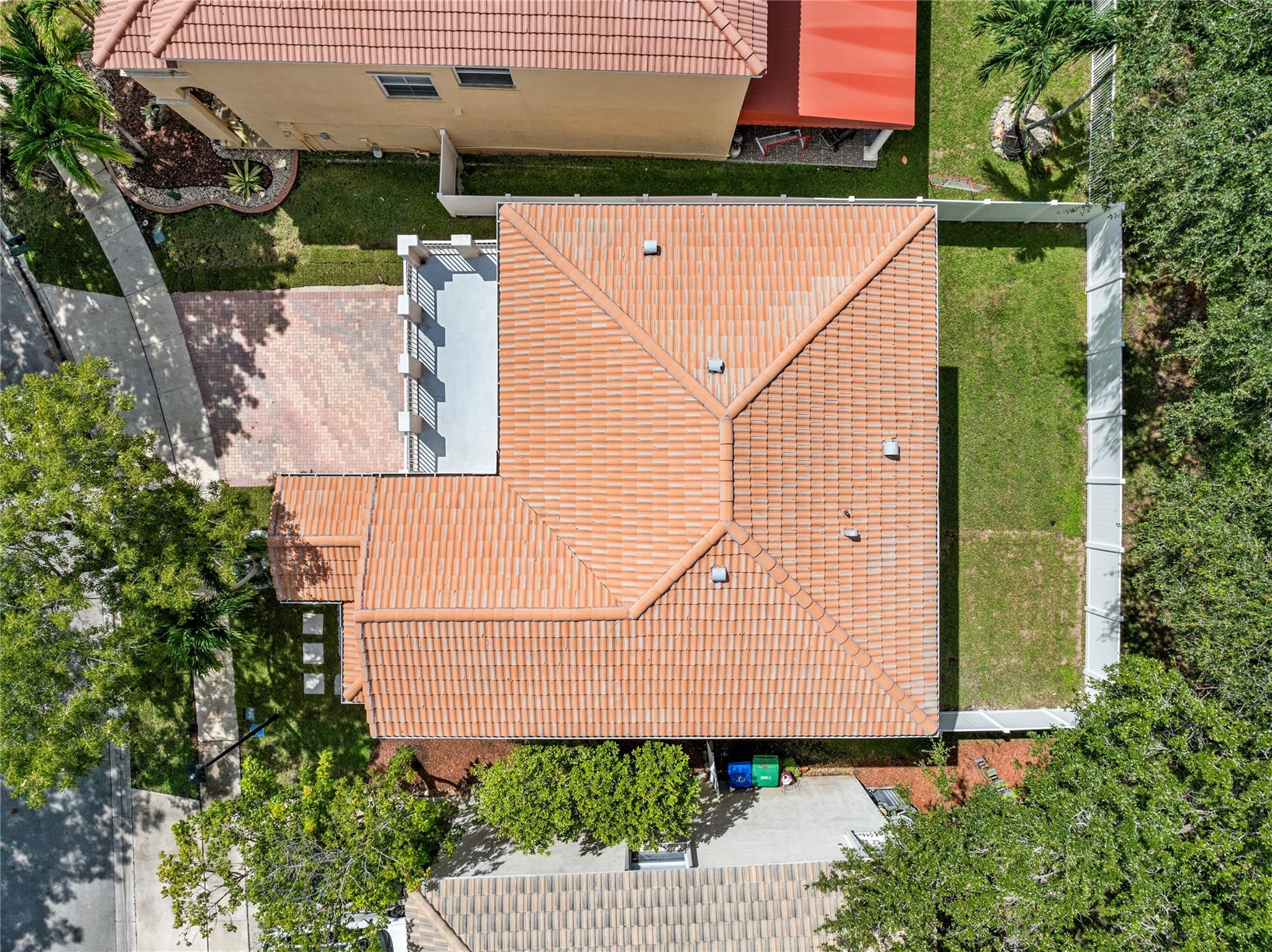 RIVIERA ISLES III - Residential Lease