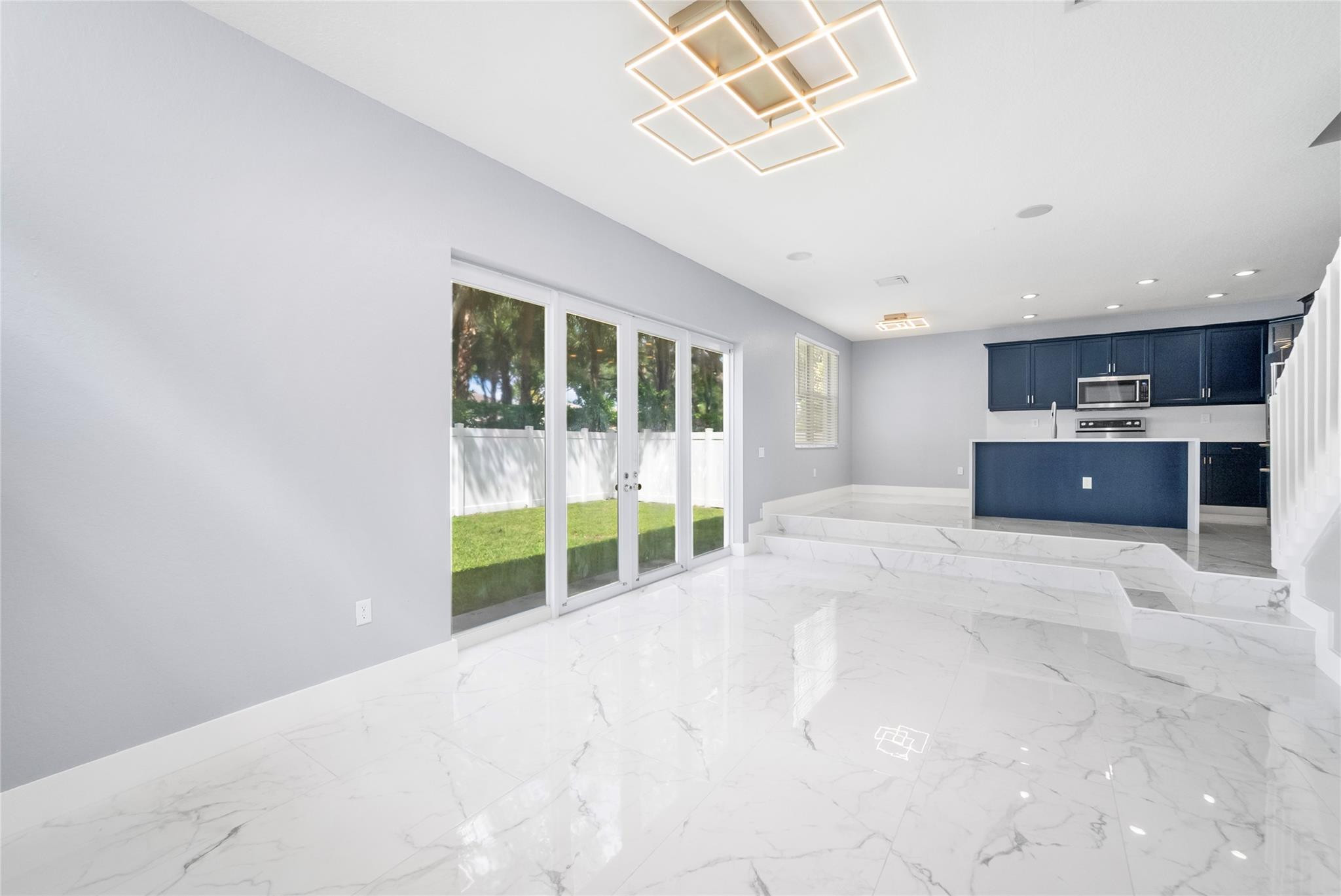 RIVIERA ISLES III - Residential Lease