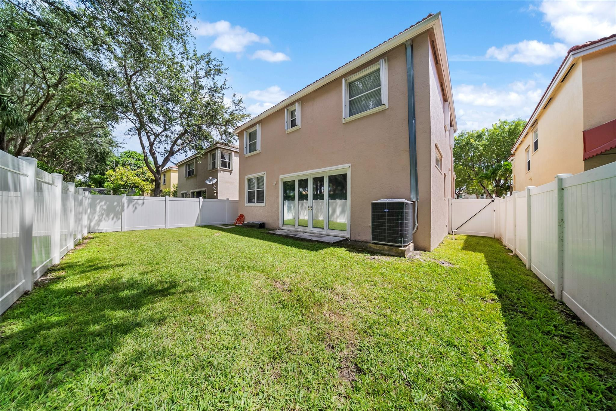 RIVIERA ISLES III - Residential Lease