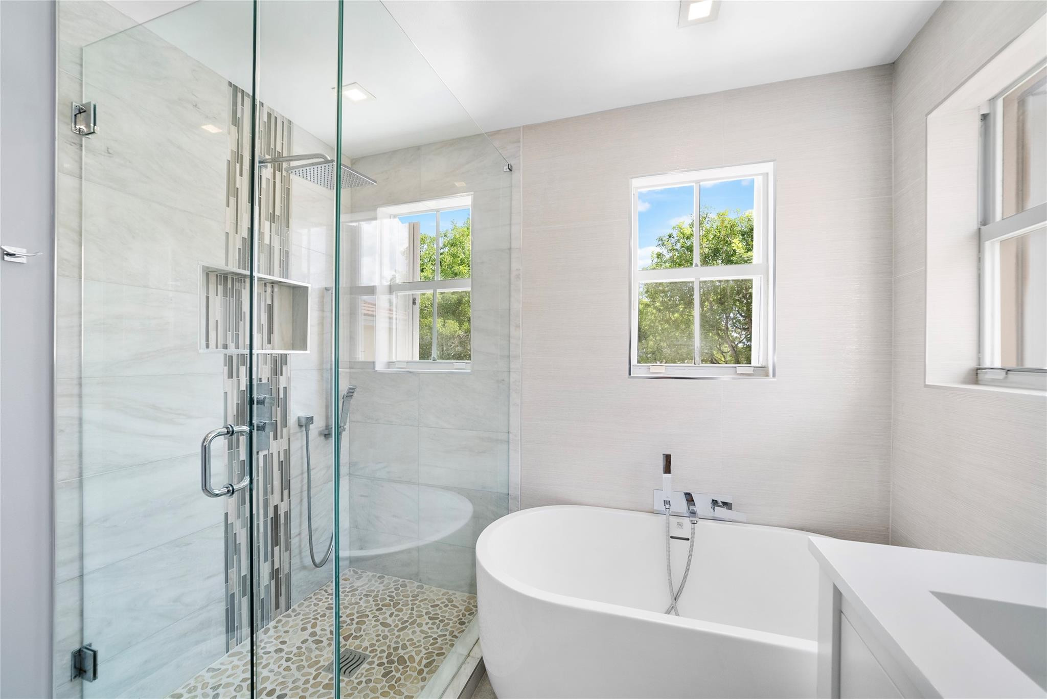RIVIERA ISLES III - Residential Lease
