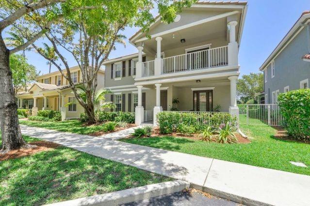 1507 Fenton Dr