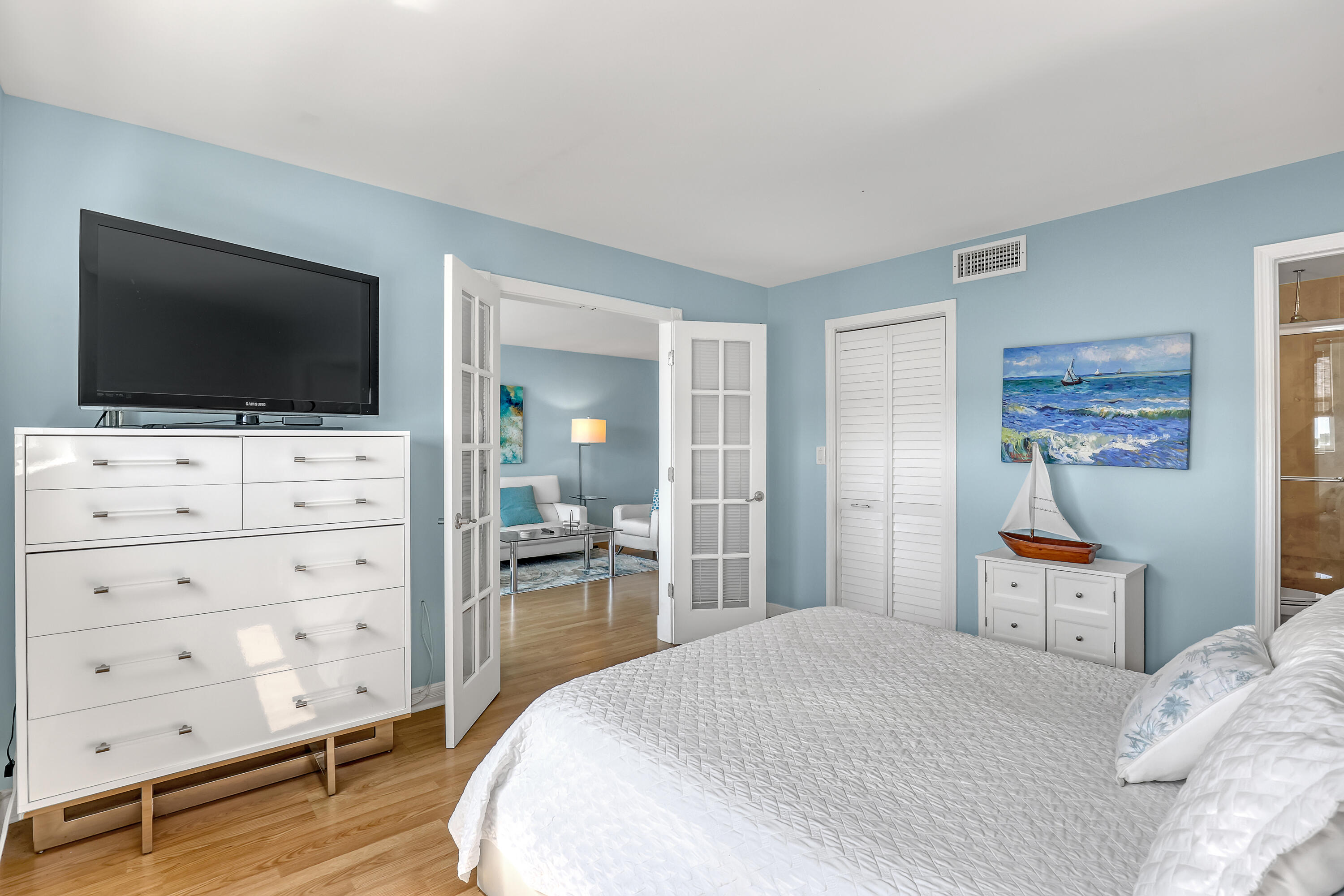 HARBOUR HALL INLET CLUB CONDO - Residential