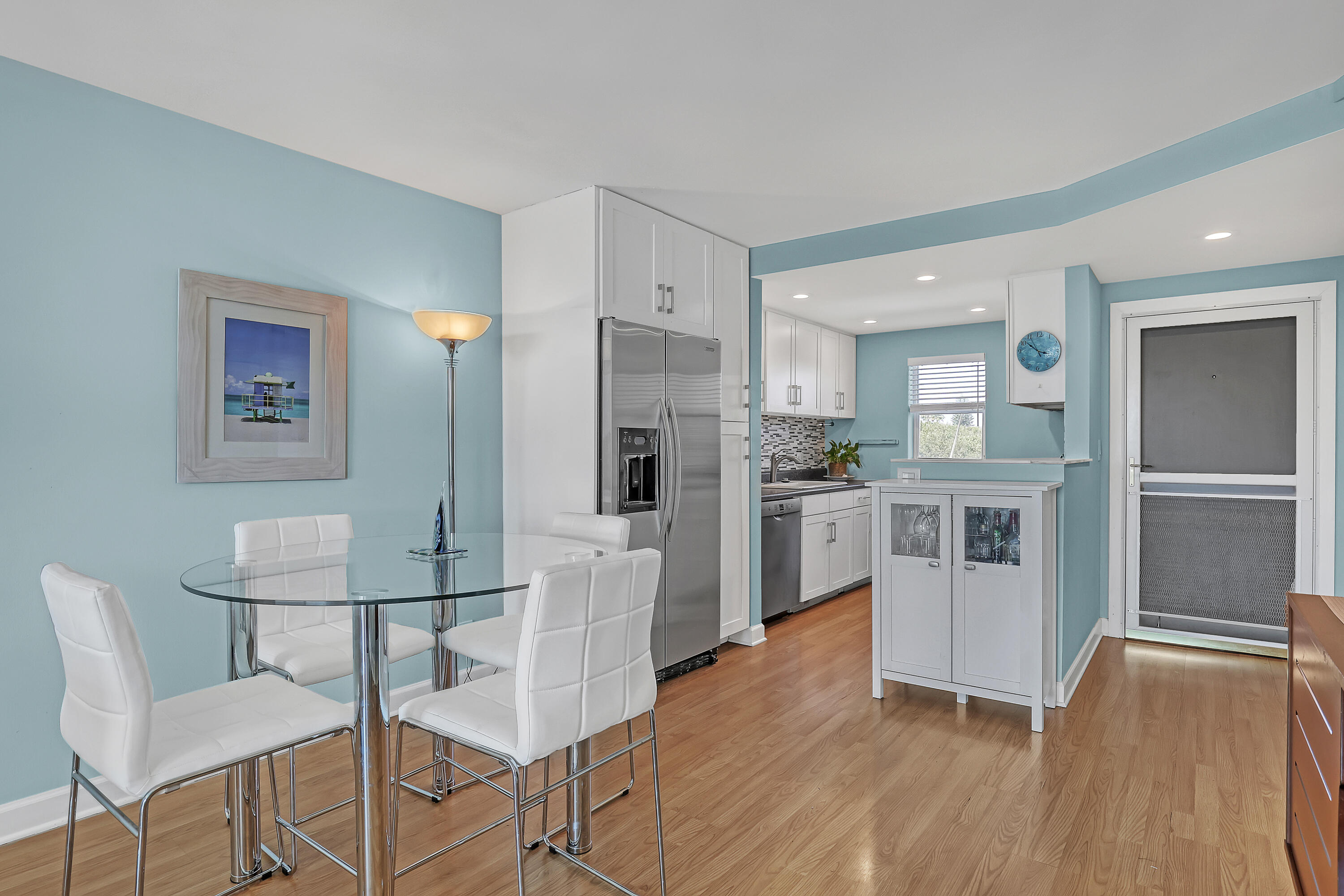 HARBOUR HALL INLET CLUB CONDO - Residential