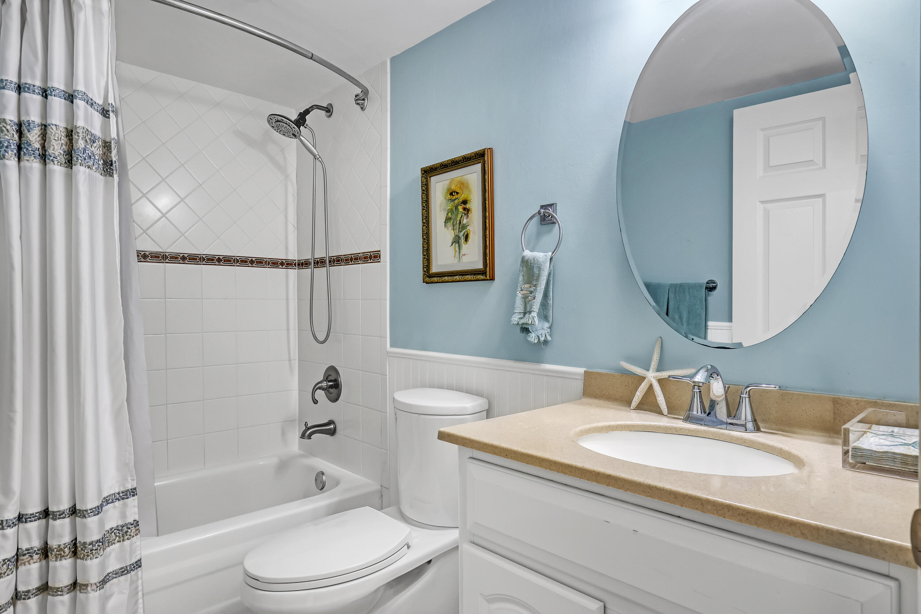 HARBOUR HALL INLET CLUB CONDO - Residential