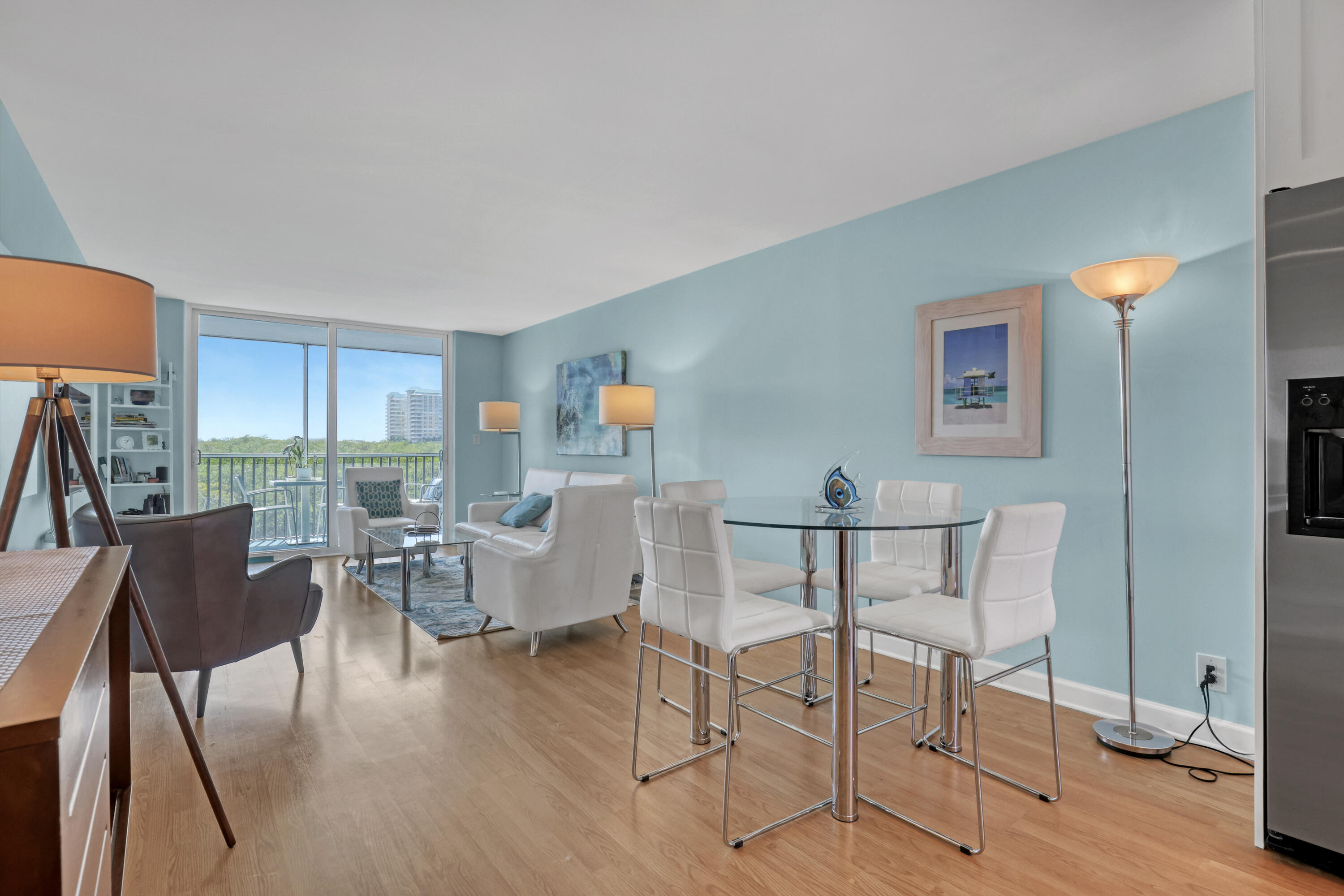 HARBOUR HALL INLET CLUB CONDO - Residential