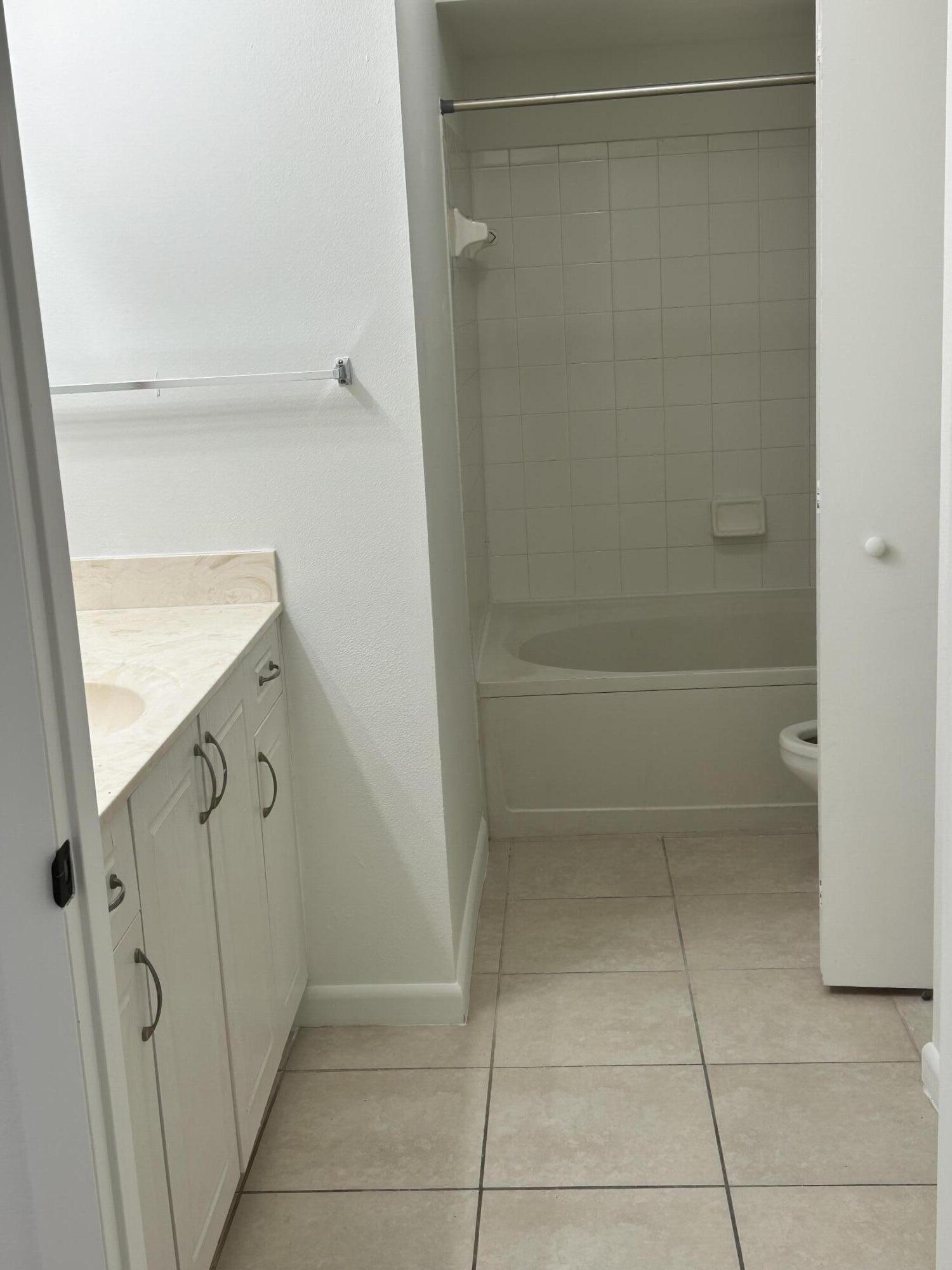 PALM LAKE CONDO - Residential Lease