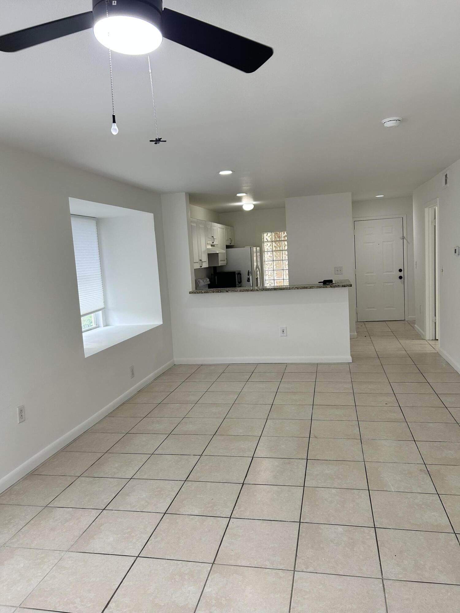 PALM LAKE CONDO - Residential Lease